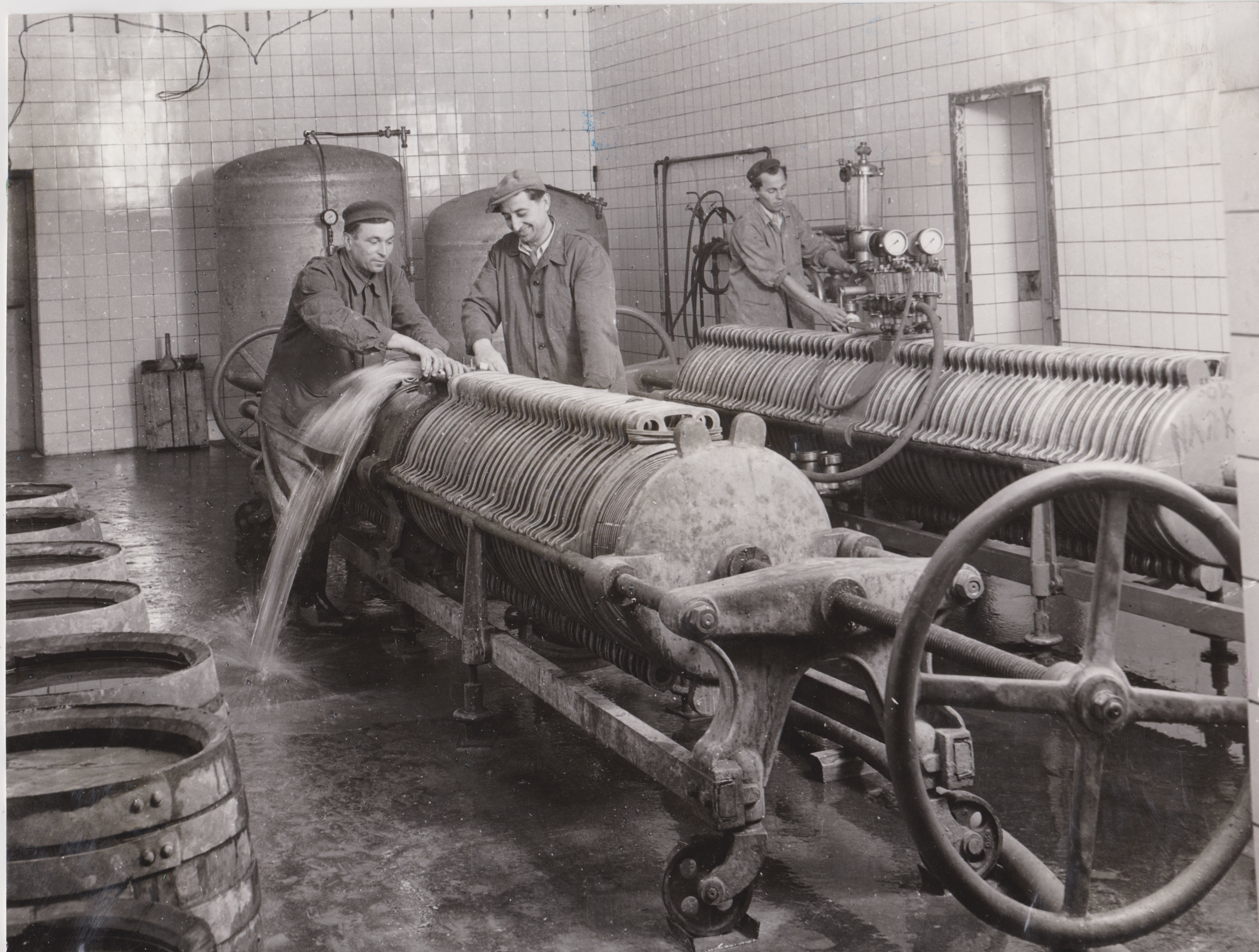 Sörszűrő berendezés a Kőbányai Sörgyárak II. telepén (Dreher Sörgyárak - Dreher Sörmúzeum CC BY-NC-SA)