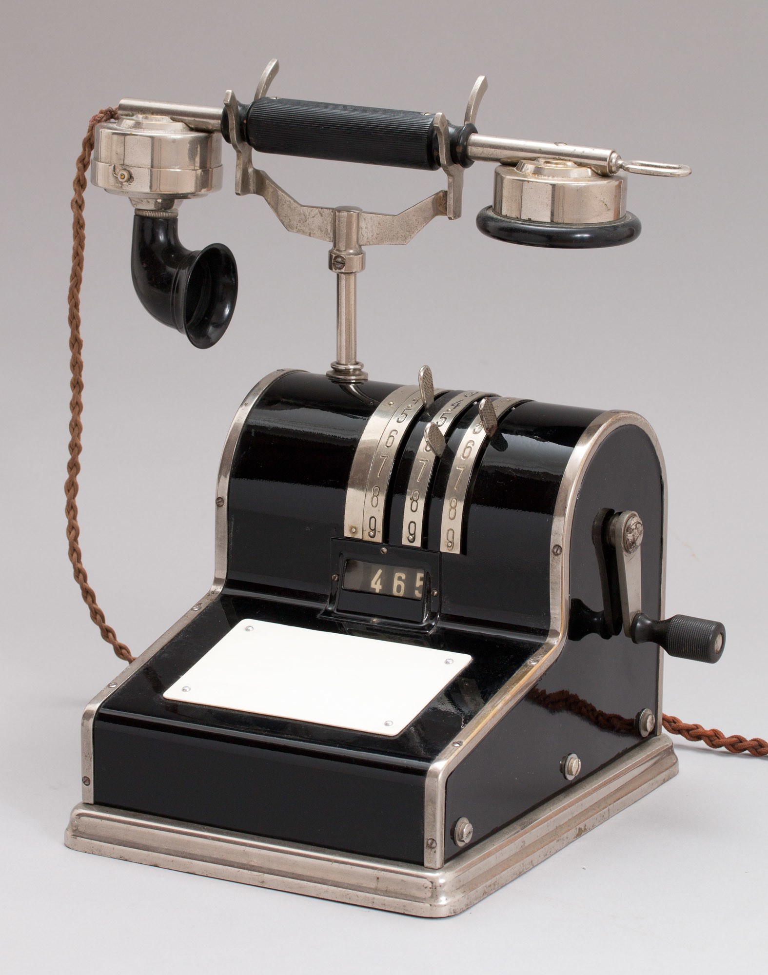 Asztali CB távbeszélő készülék, beállítókaros hívóművel (Postamúzeum CC BY-NC-SA)