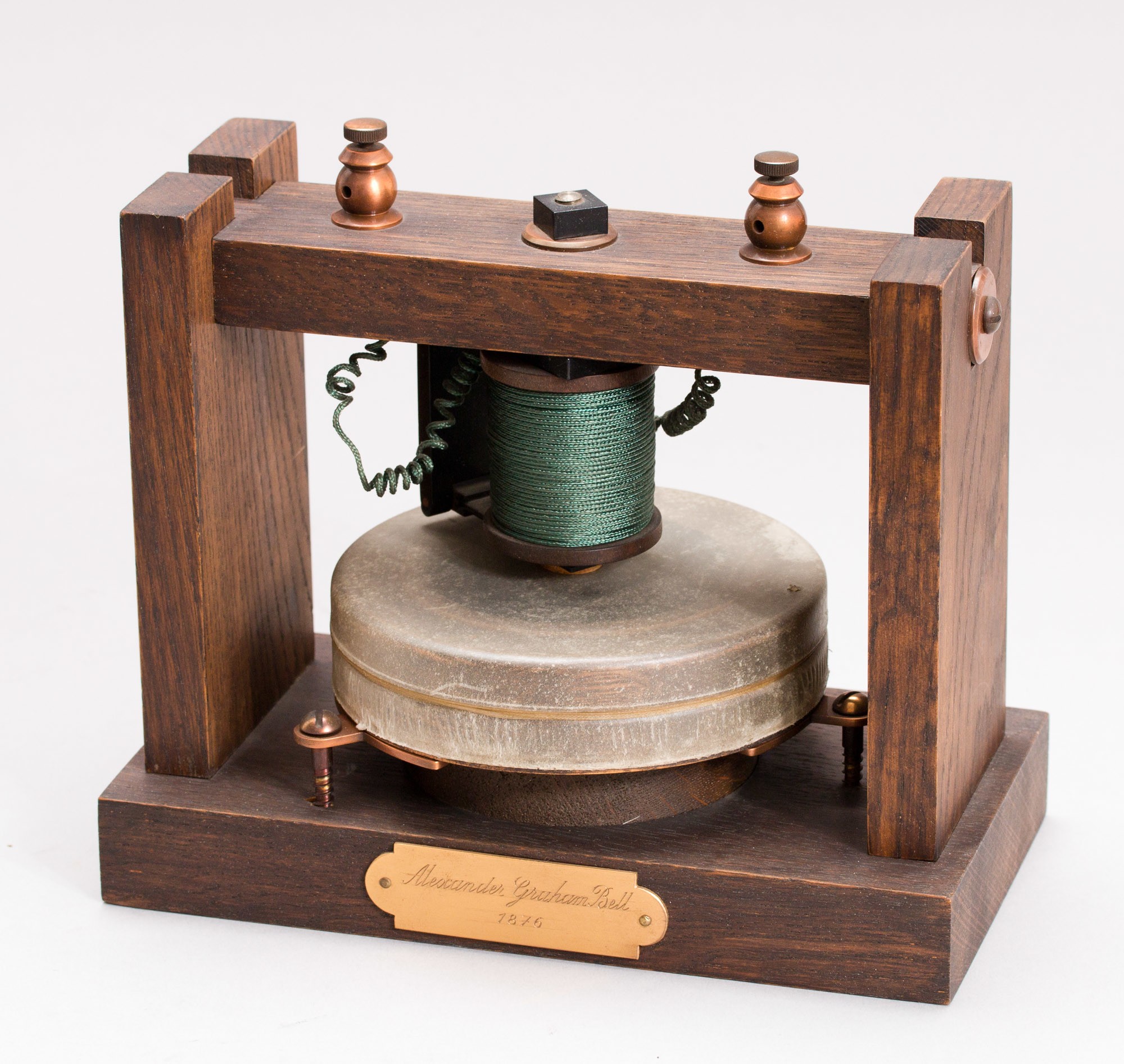 Bell-féle telefon (Postamúzeum CC BY-NC-SA)
