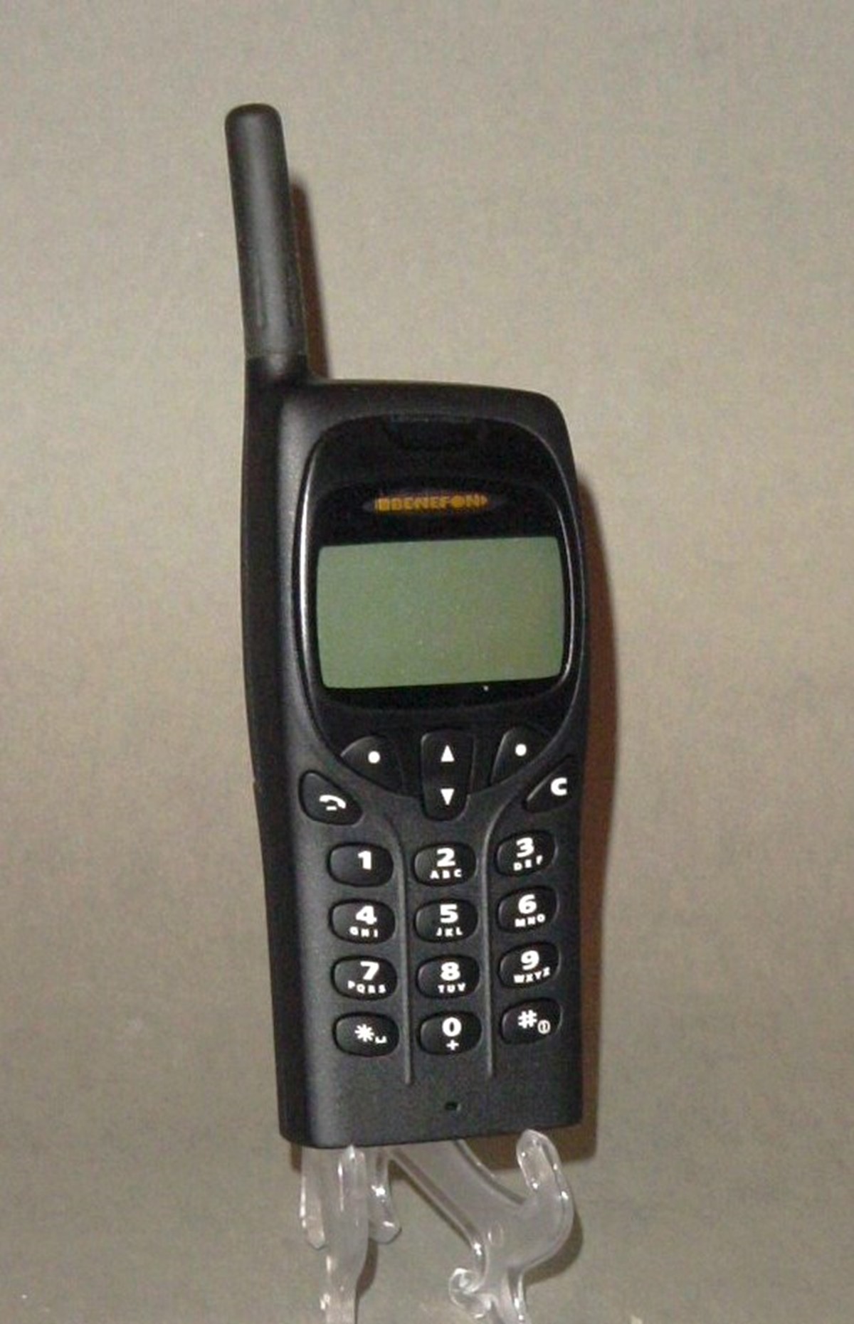 Benefon mobiltelefon (Postamúzeum CC BY-NC-SA)