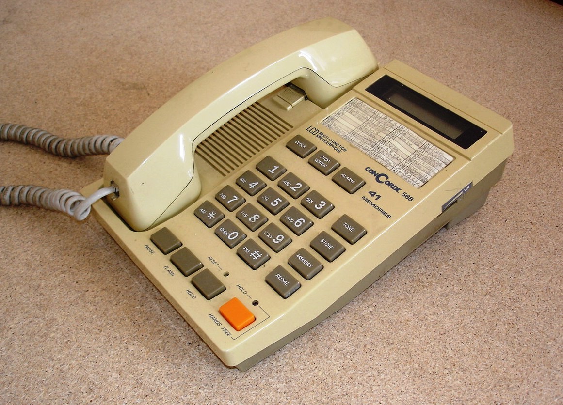 CONCORDE 568-as kihangosítható telefon, sok szolgáltatással (Postamúzeum CC BY-NC-SA)