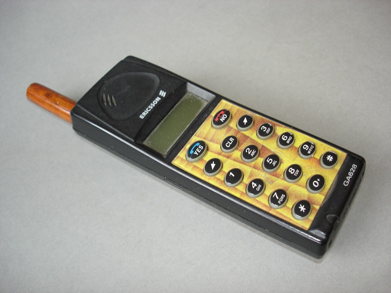 Ericsson GA868 mobiltelefon (Postamúzeum CC BY-NC-SA)