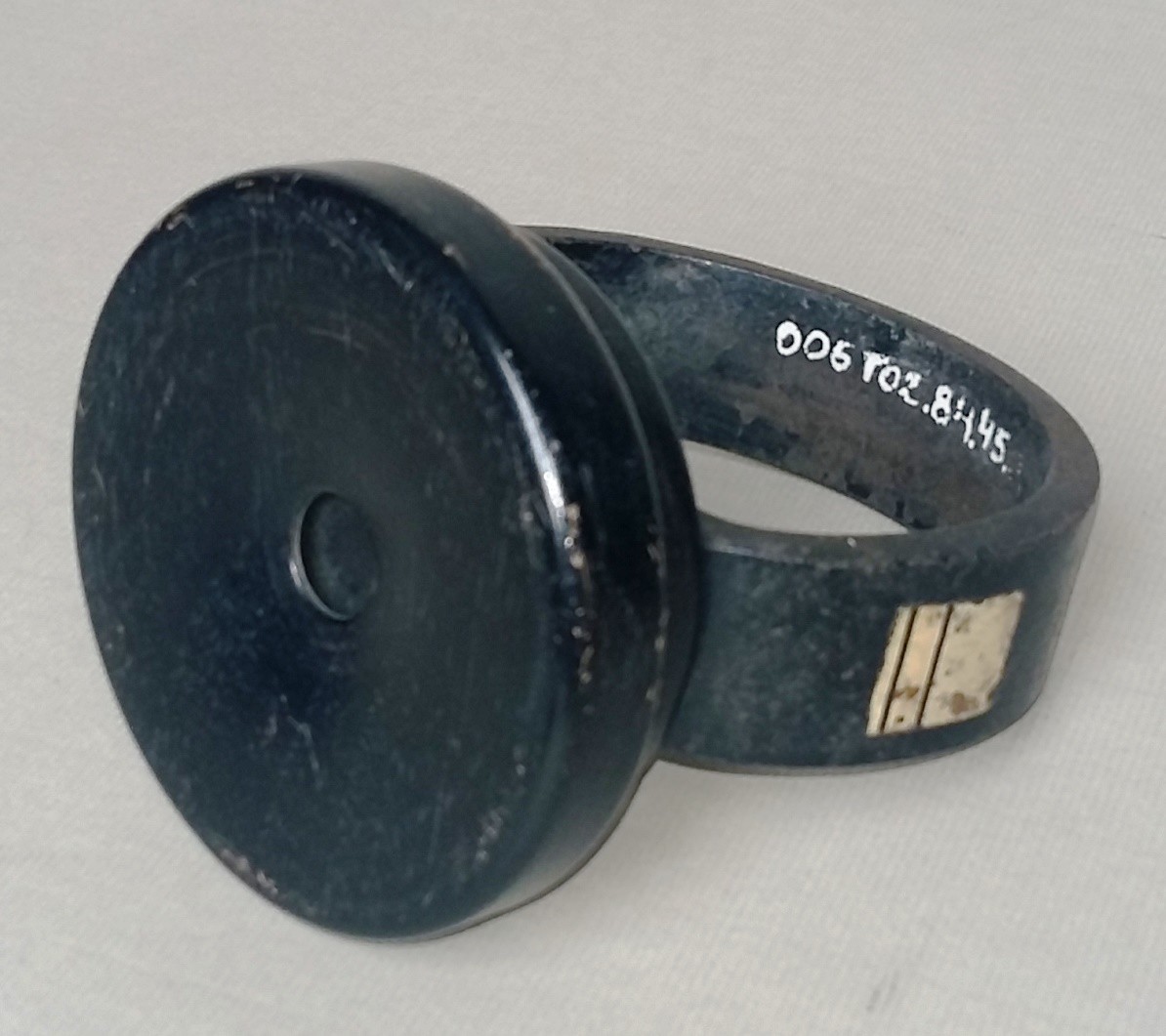 Hallgató SOLID-CAP (Postamúzeum CC BY-NC-SA)