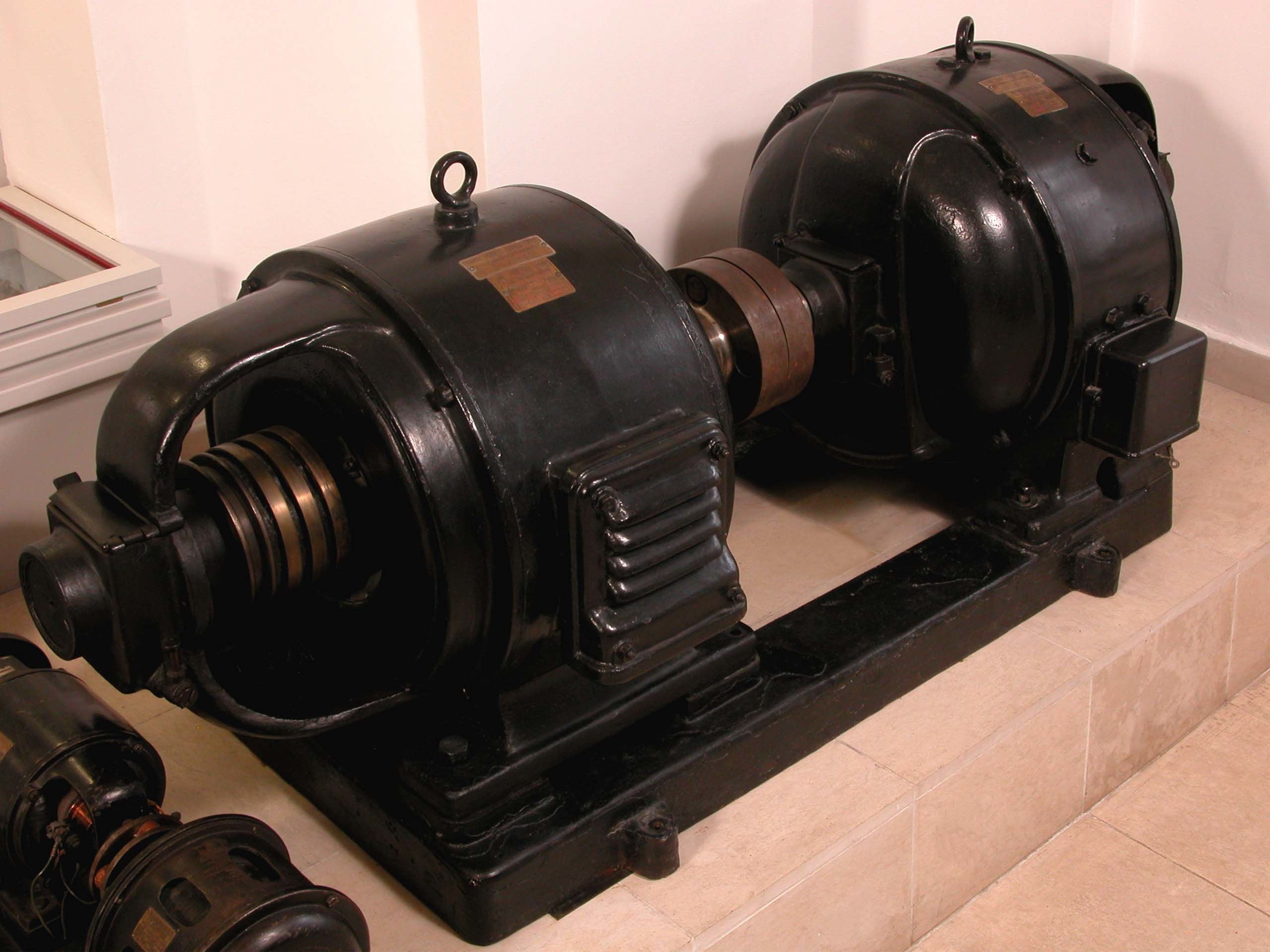 Motordinamós áramellátó rendszer (Postamúzeum CC BY-NC-SA)