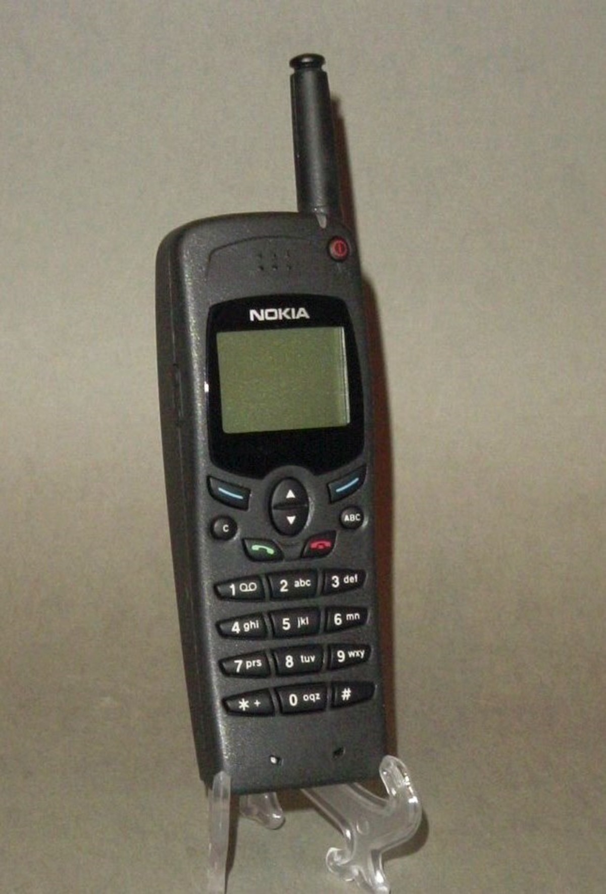 NOKIA 550 mobiltelefon NMT-450 (Postamúzeum CC BY-NC-SA)