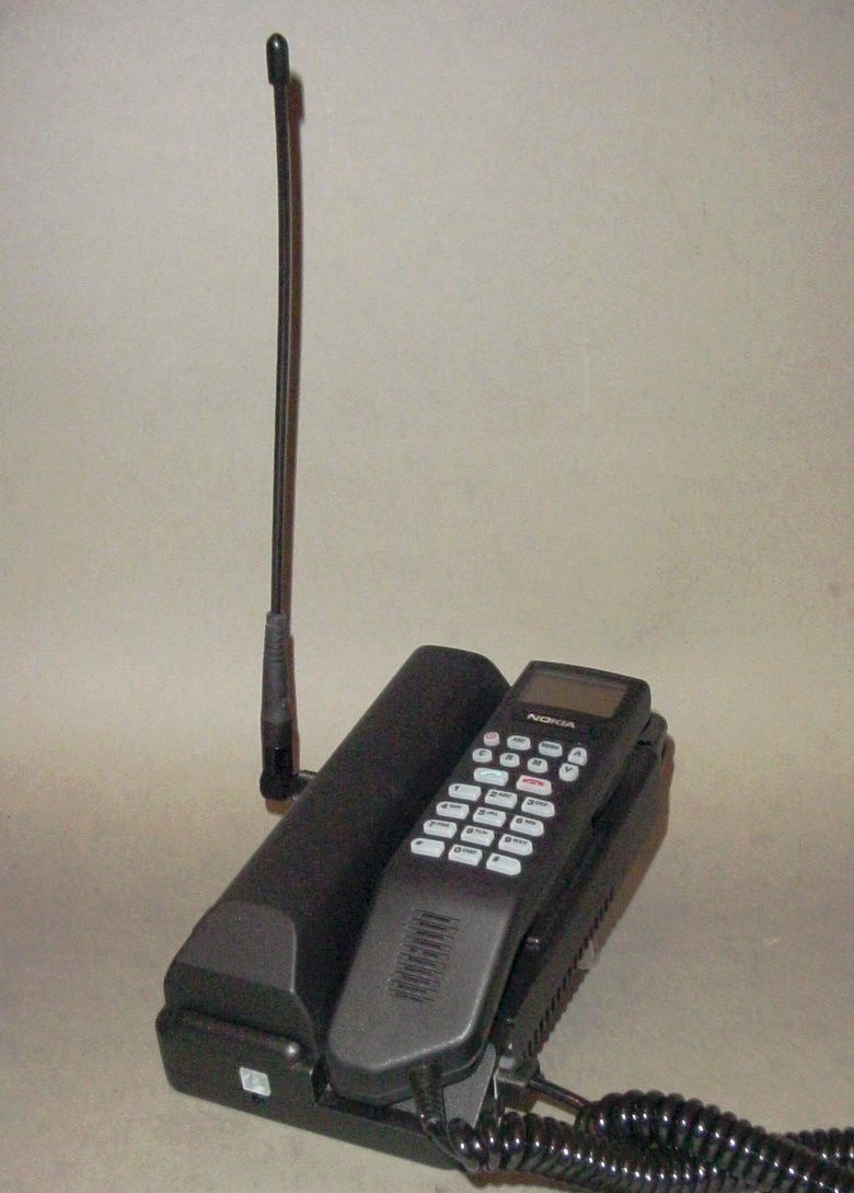 NOKIA 720 mobiltelefon NMT-450 (Postamúzeum CC BY-NC-SA)