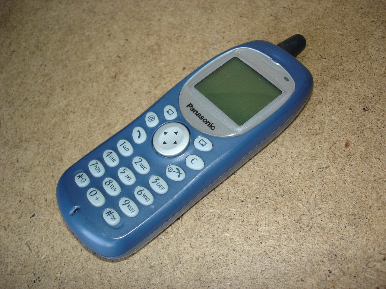 Panasonic GD35 mobiltelefon (Postamúzeum CC BY-NC-SA)