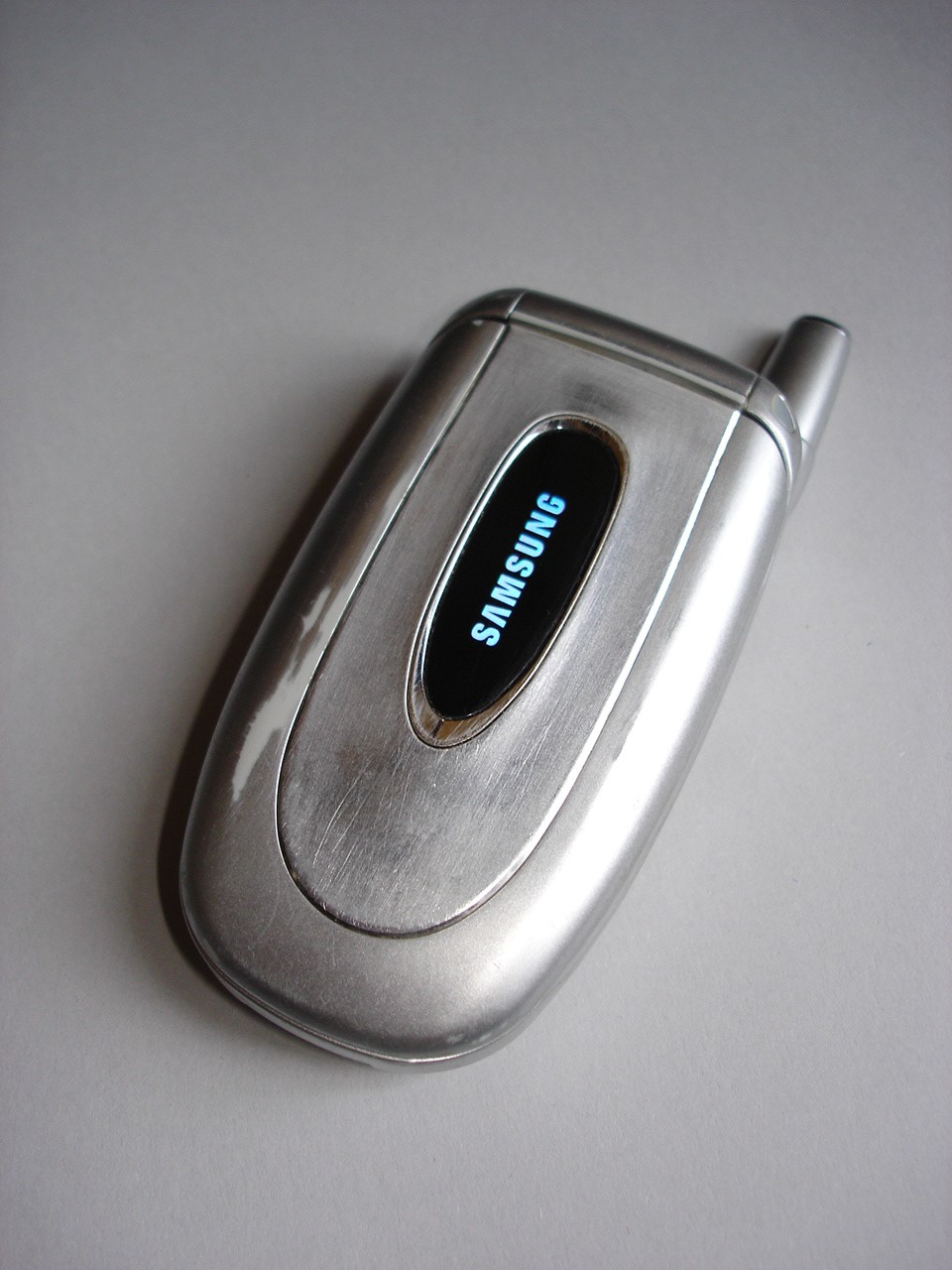 SAMSUNG SGH-X450 mobiltelefon (Postamúzeum CC BY-NC-SA)