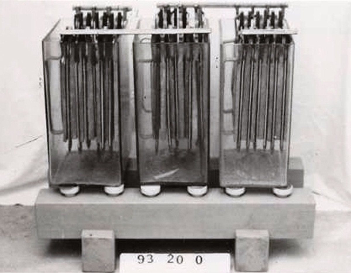 Savas ólomakkumulátor 6 V 108 Ah (Postamúzeum CC BY-NC-SA)