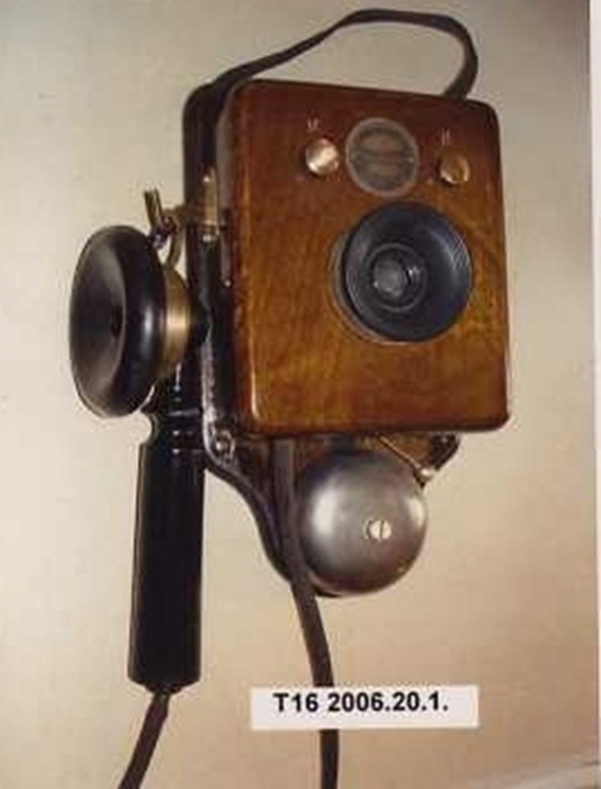 Standard falitelefon (Postamúzeum CC BY-NC-SA)