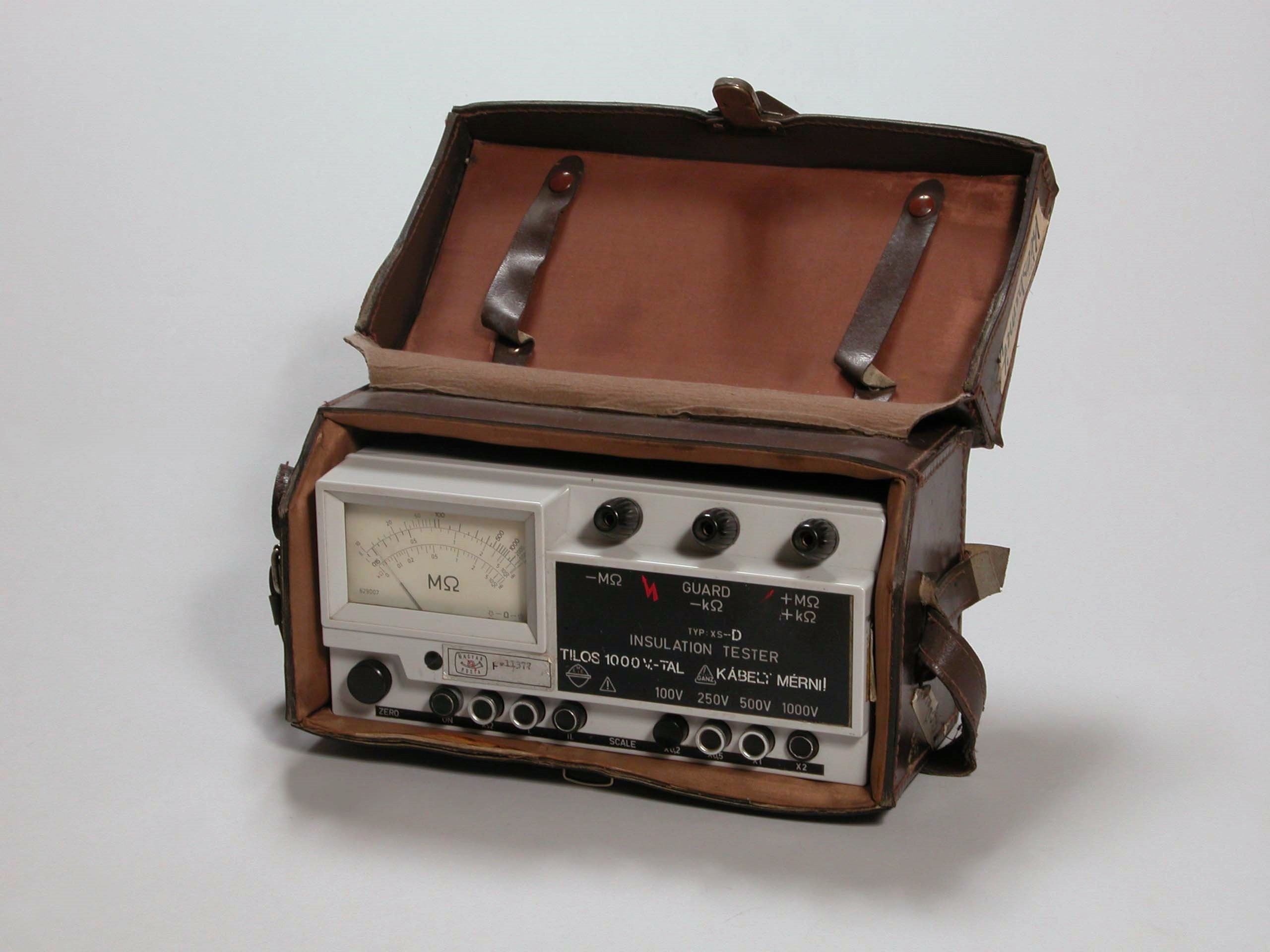 Szigetelésmérő műszer (XS) (Postamúzeum CC BY-NC-SA)