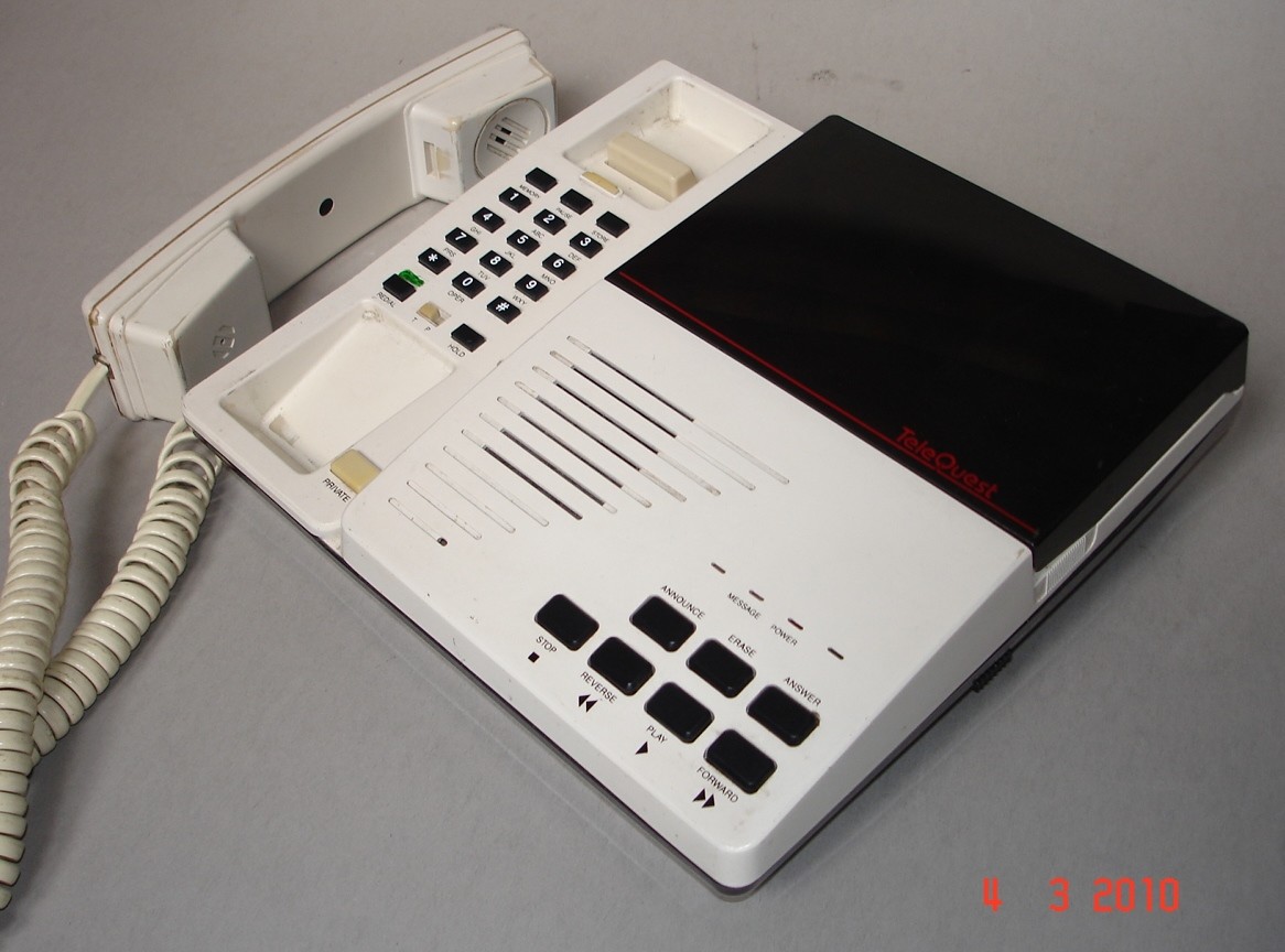 Tele Quest üzenetrögzítős asztalitelefon (Postamúzeum CC BY-NC-SA)