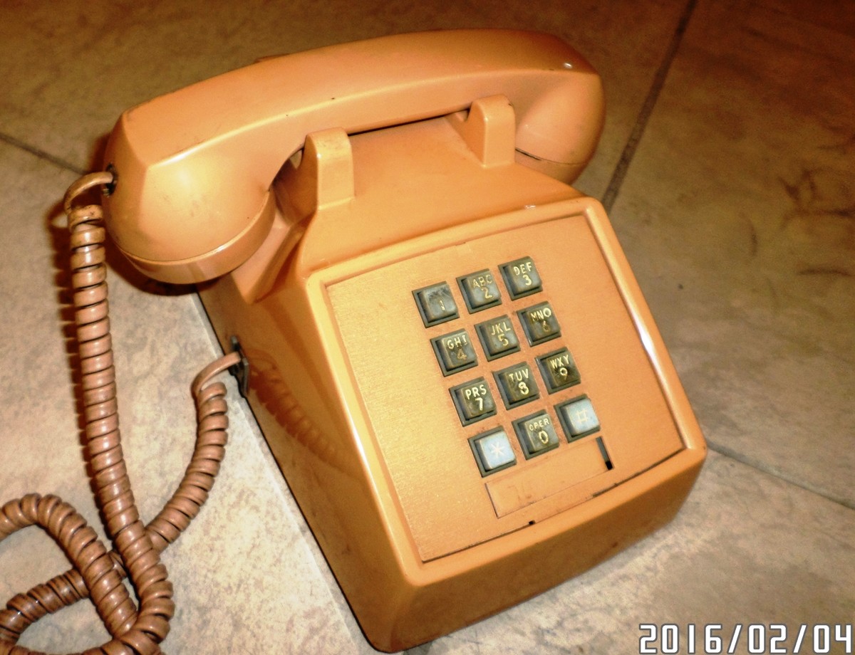Telefon ITT (nyomógombos, amerikai) (Postamúzeum CC BY-NC-SA)