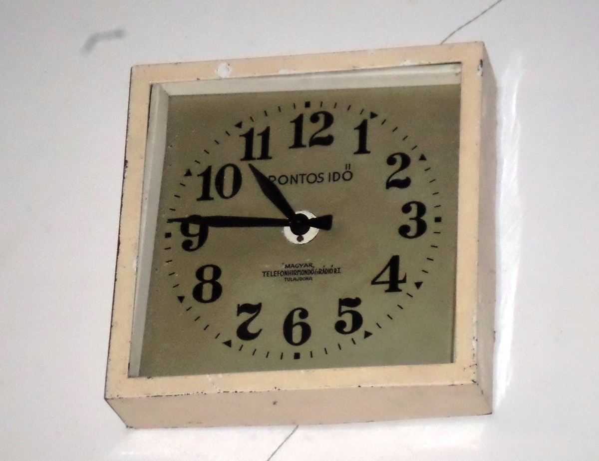 Telefonhírmondó óra (fali, szögletes) (Postamúzeum CC BY-NC-SA)