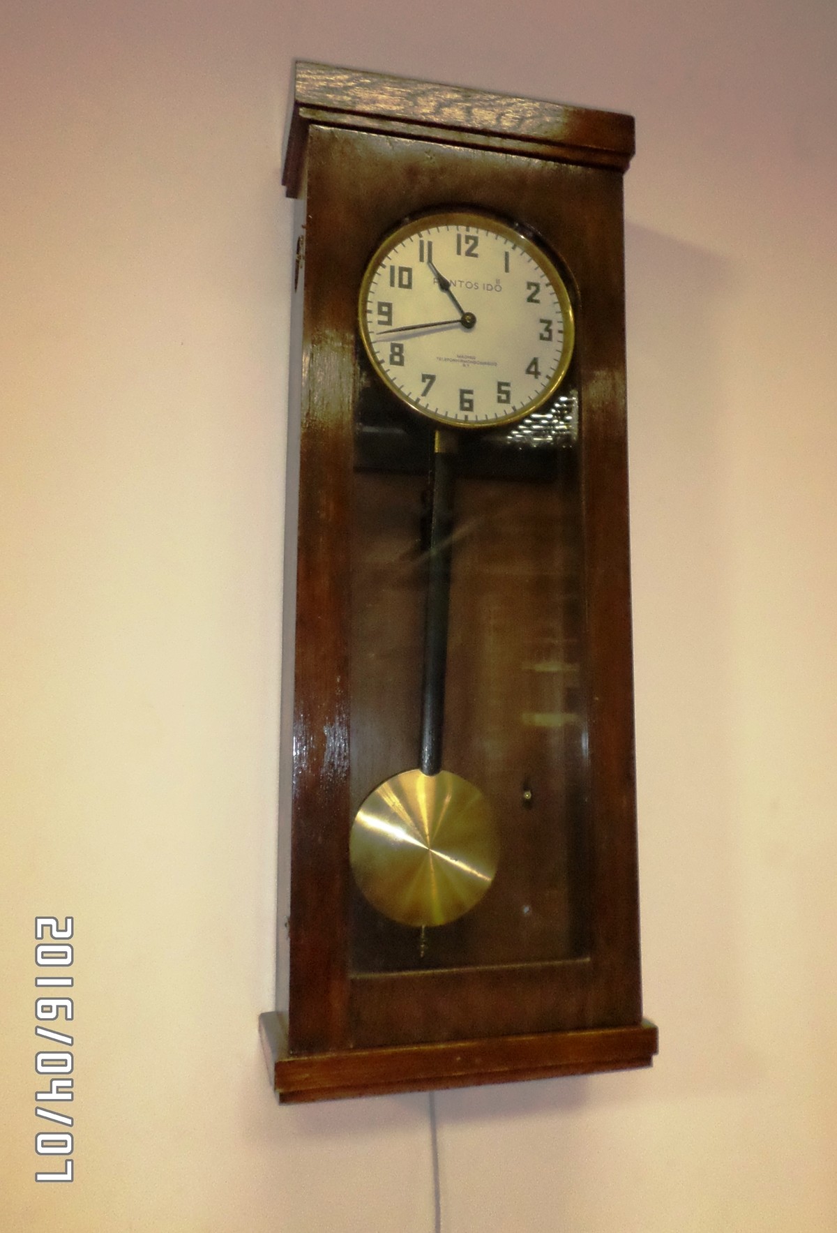 Telefonhírmondó óra (fali, vezérlő ingaóra) (Postamúzeum CC BY-NC-SA)