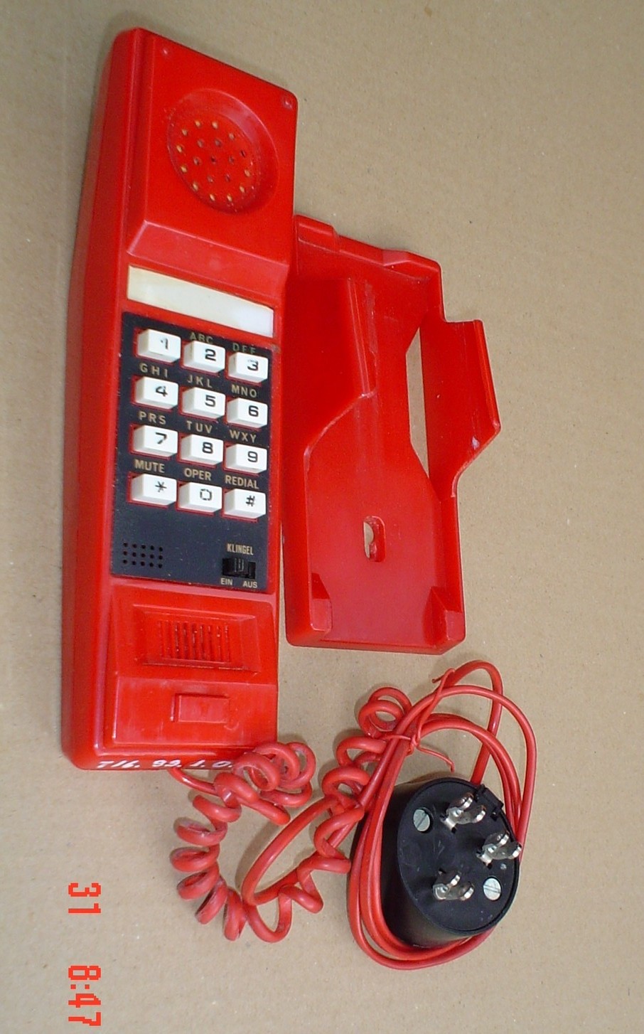 Telefonkészülék, falra szerelhető, nyomógombos (Postamúzeum CC BY-NC-SA)