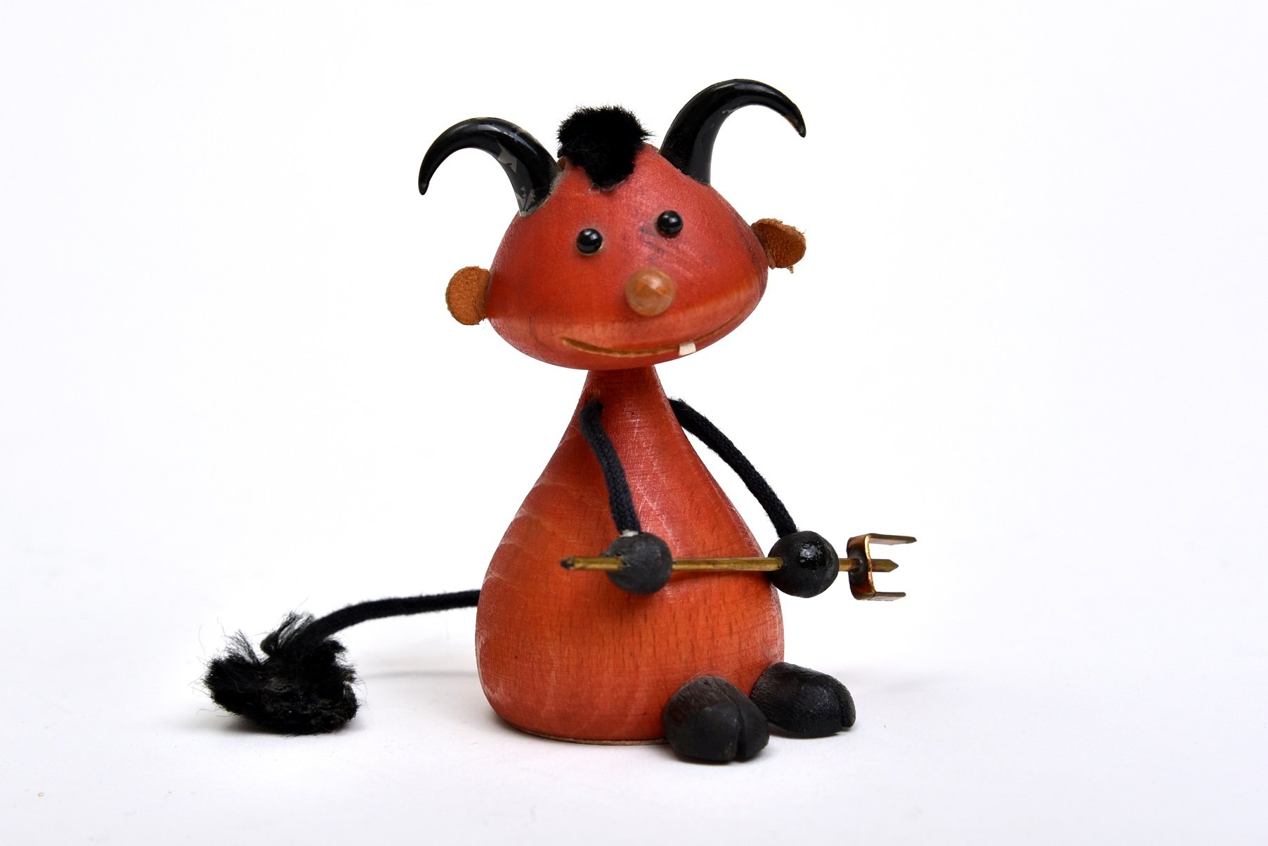Ördögfigura, dísztárgy (Óbudai Múzeum CC BY-NC-SA)