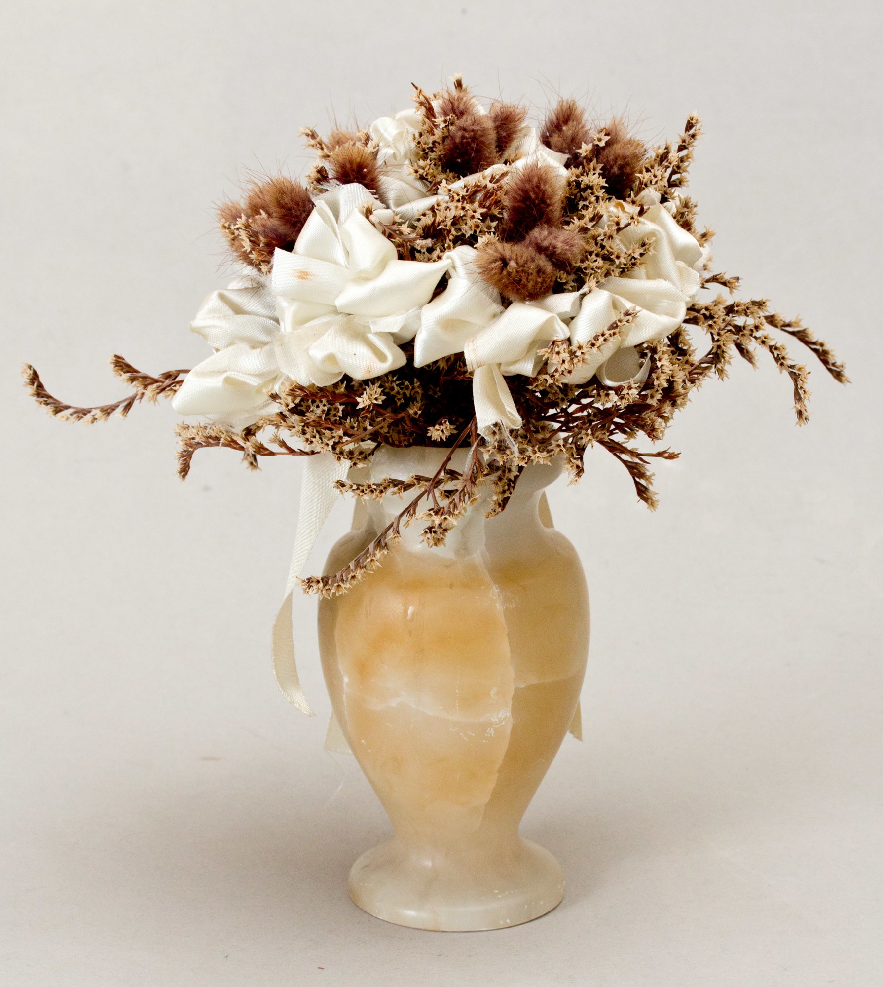 Porcelán váza (Postamúzeum CC BY-NC-SA)