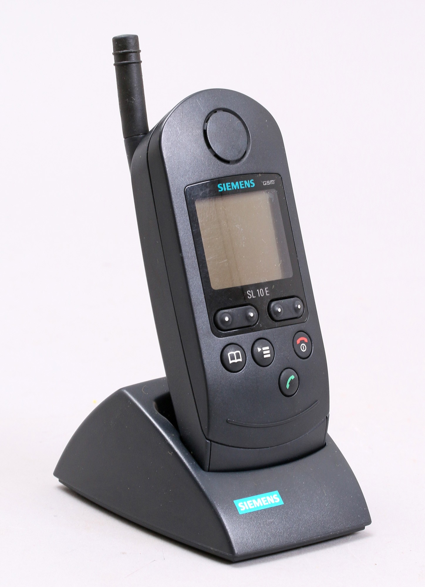 Siemens SL 10 mobiltelefon (Postamúzeum CC BY-NC-SA)