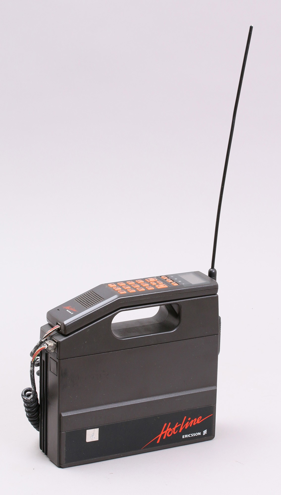 Ericsson HOTLINE hordozható rádiótelefon (Postamúzeum CC BY-NC-SA)