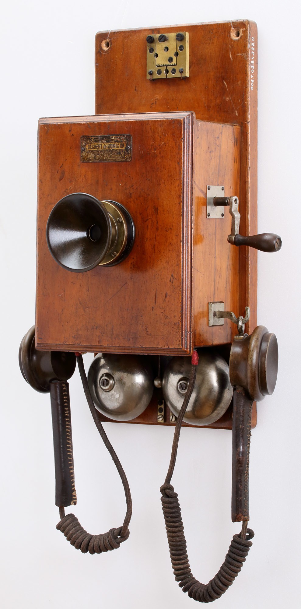 Deckert & Homolka-féle fali LB telefonkészülék (Postamúzeum CC BY-NC-SA)