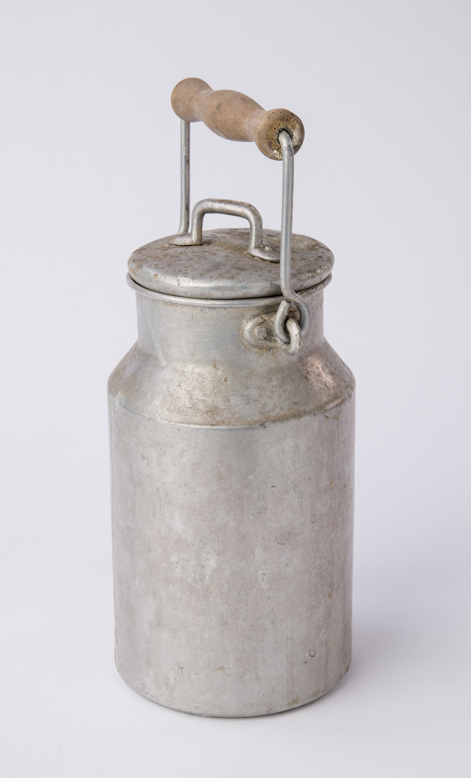 tejeskanna és fedél (Magyar Kereskedelmi és Vendéglátóipari Múzeum CC BY-NC-SA)