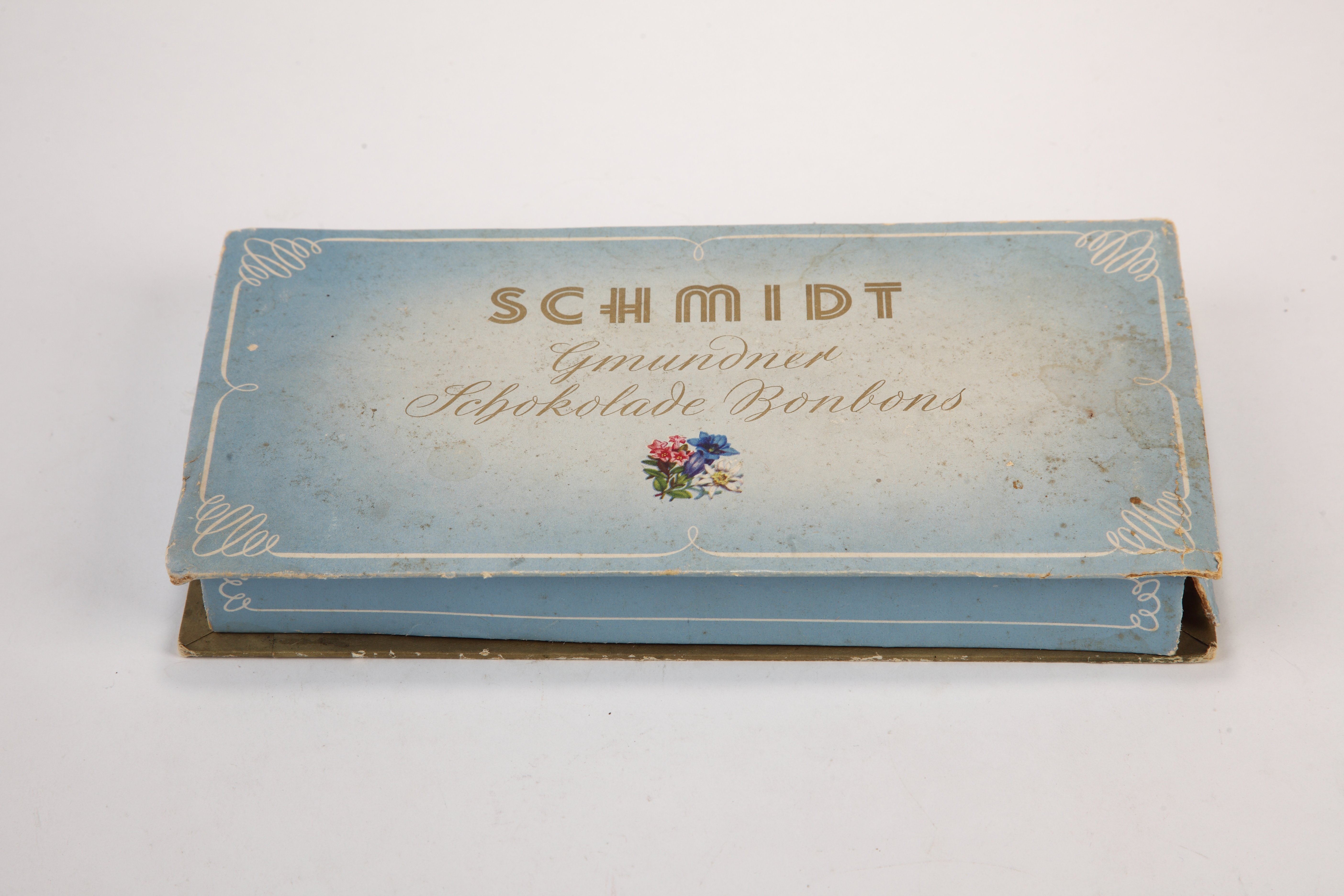 Schmidt bonbonos doboz (Magyar Kereskedelmi és Vendéglátóipari Múzeum CC BY-NC-SA)