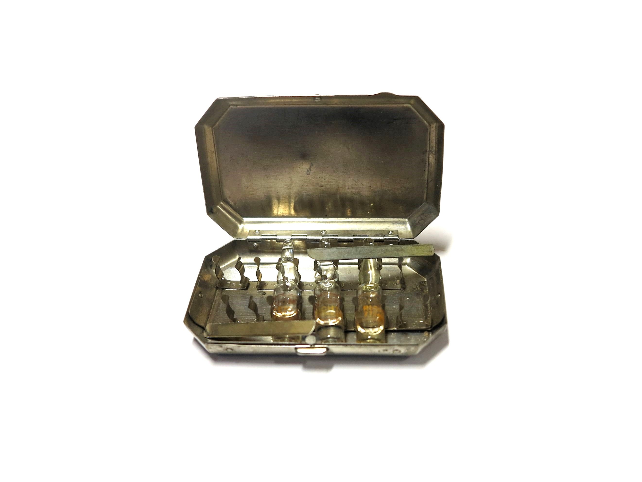 Ampulla tartó doboz (Sziklakórház Atombunker Múzeum CC BY-NC-SA)