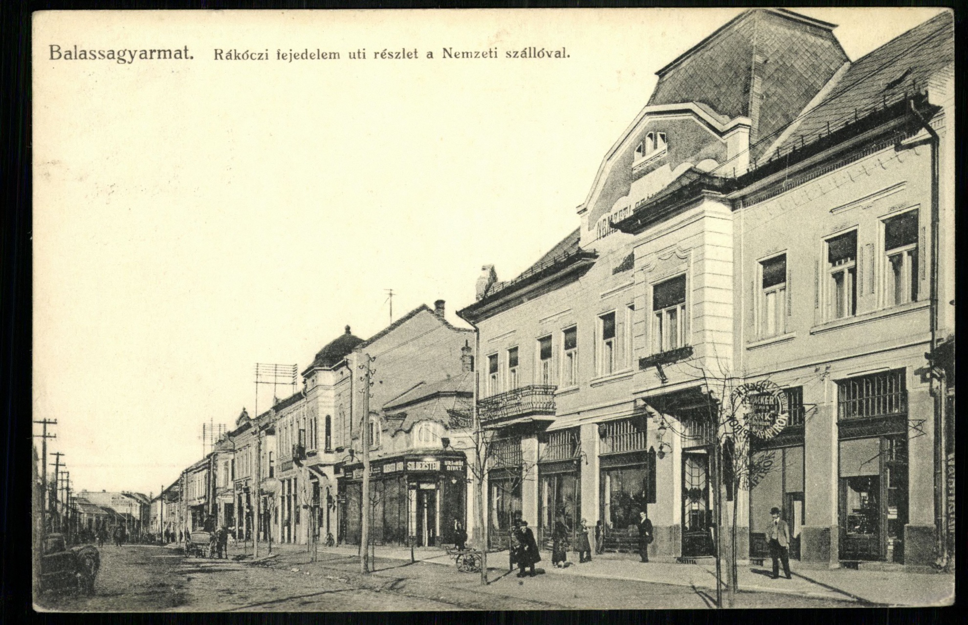 Balassagyarmat; Rákóczi fejedelemi úti részlet a Nemzeti Szállóval (Magyar Kereskedelmi és Vendéglátóipari Múzeum CC BY-NC-ND)