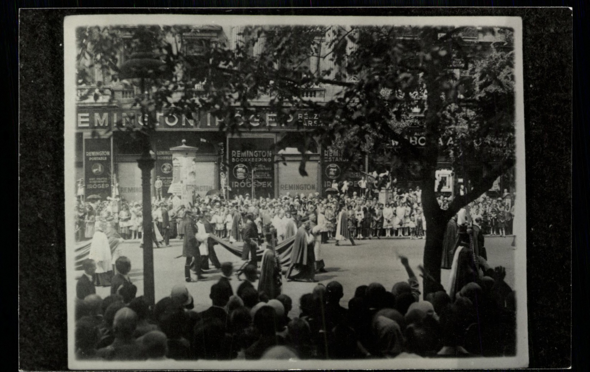 Budapest; 1930. augusztus 20-i körmenet, Sinceró bíboros (Magyar Kereskedelmi és Vendéglátóipari Múzeum CC BY-NC-ND)