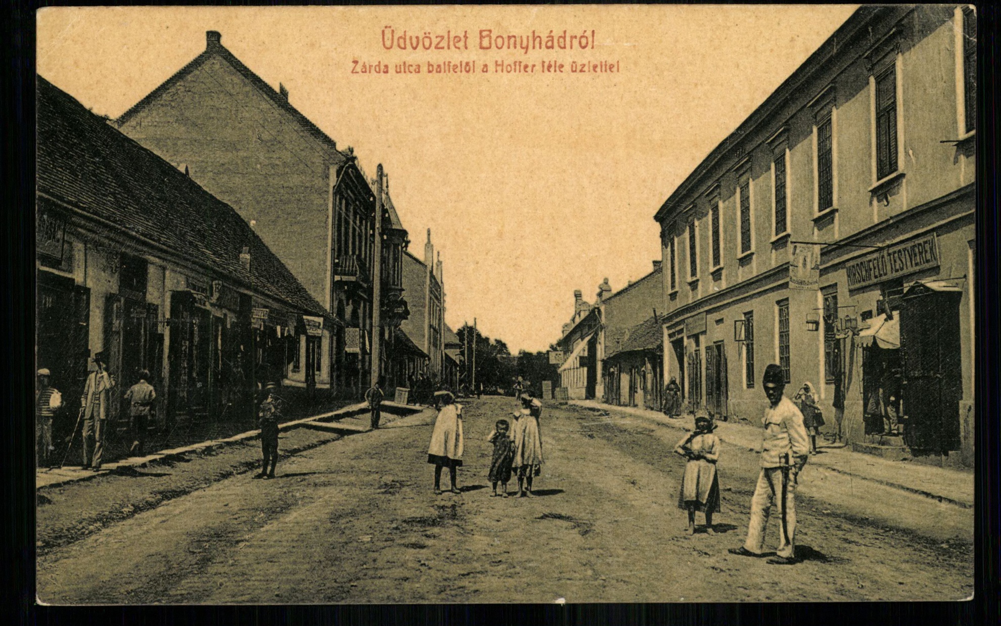 Bonyhád; Zárda utca a Hoffer-féle üzlettel (Magyar Kereskedelmi és Vendéglátóipari Múzeum CC BY-NC-ND)