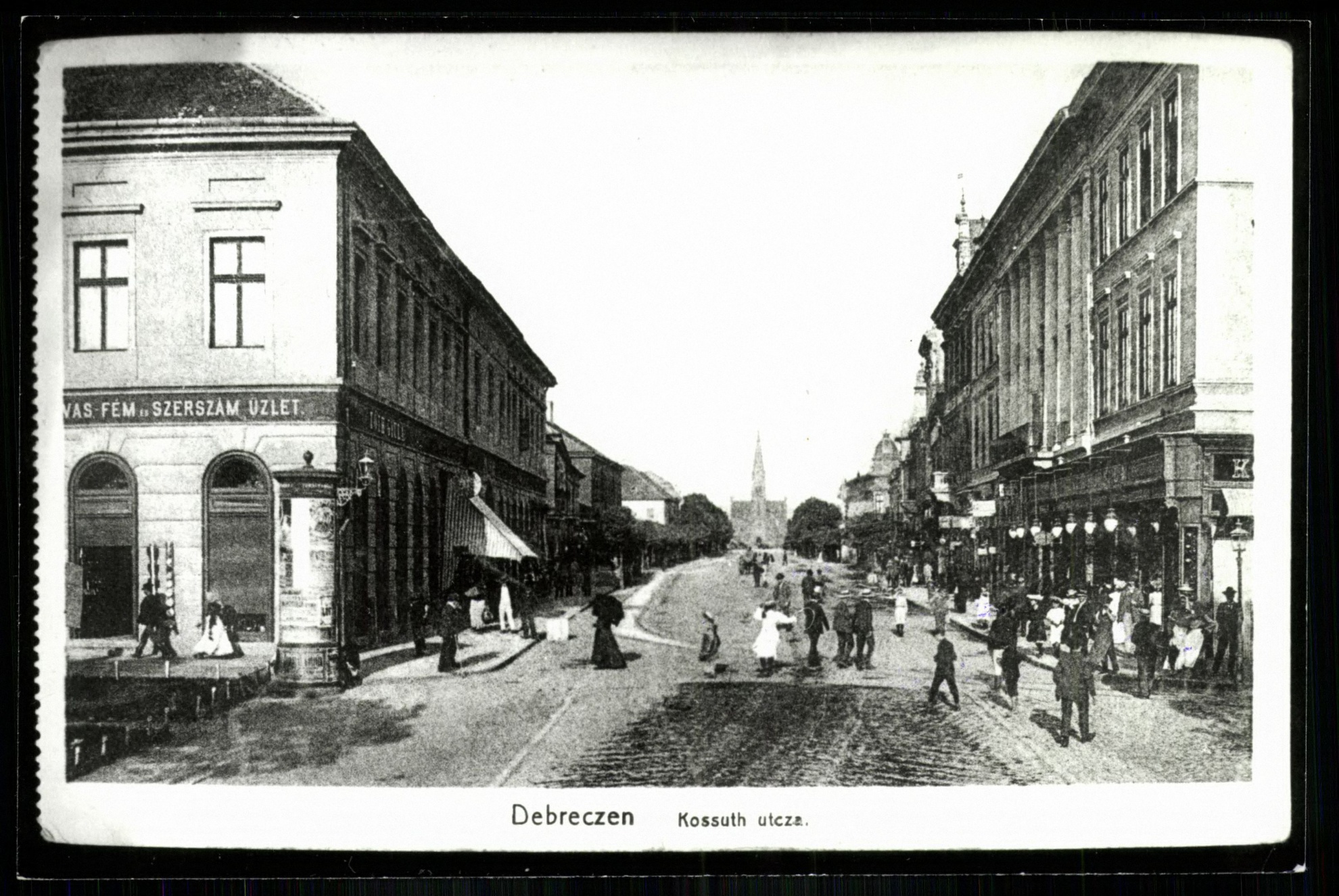 Debrecen; Kossuth utca (Magyar Kereskedelmi és Vendéglátóipari Múzeum CC BY-NC-ND)