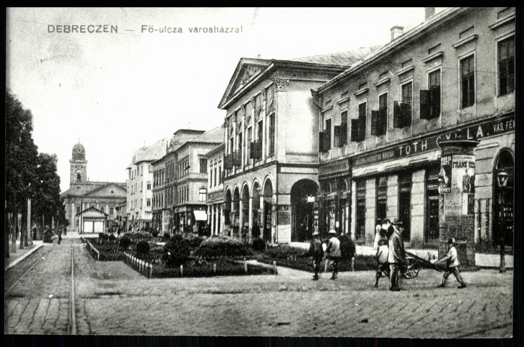 Debrecen; Fő utca Városházzal (Magyar Kereskedelmi és Vendéglátóipari Múzeum CC BY-NC-ND)
