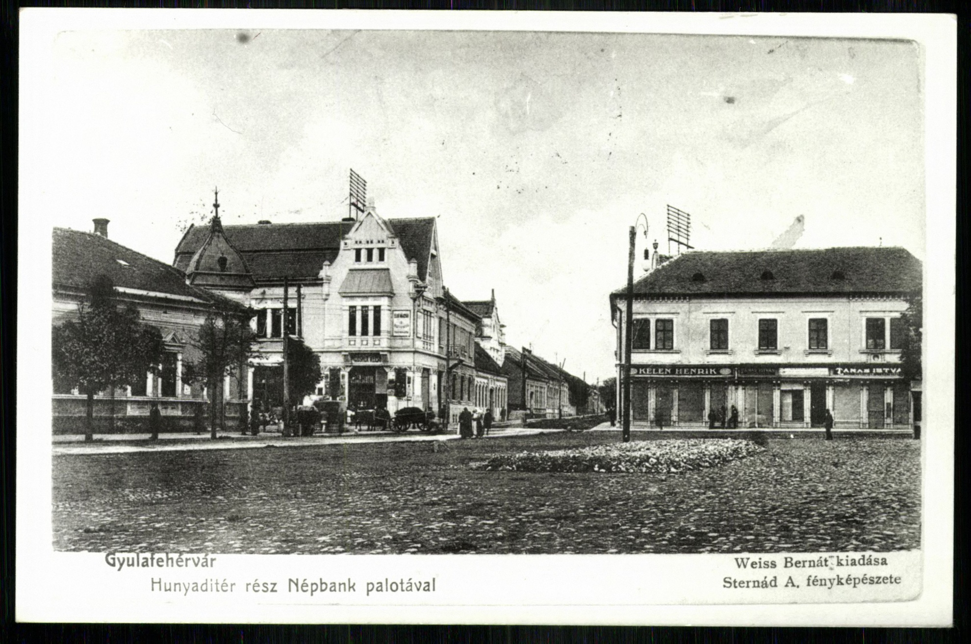 Gyulafehérvár; Hunyadi téri rész Népbank palotával (Magyar Kereskedelmi és Vendéglátóipari Múzeum CC BY-NC-ND)