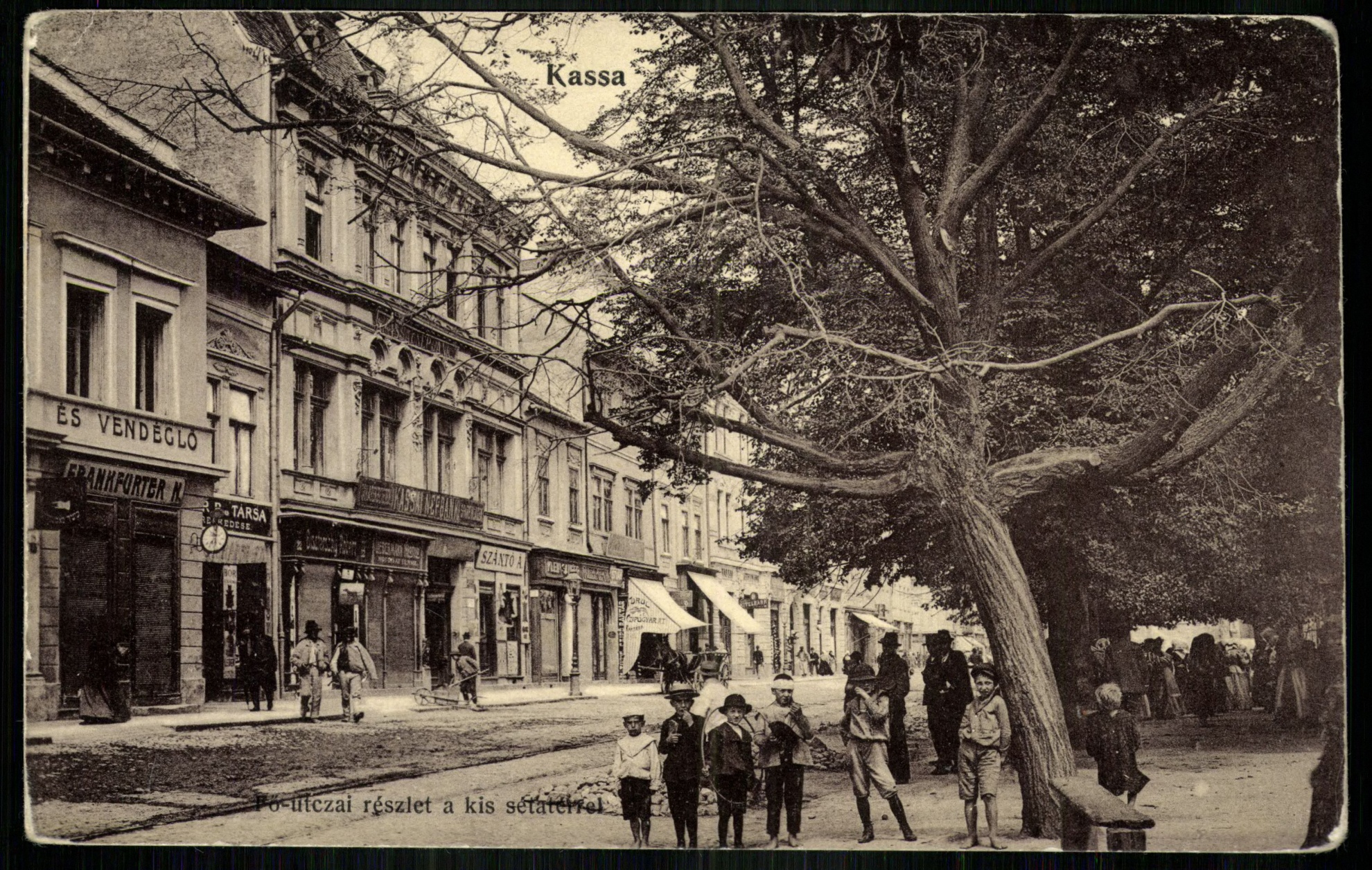Kassa; Fő utcai részlet a kis Séta térrel (Magyar Kereskedelmi és Vendéglátóipari Múzeum CC BY-NC-ND)