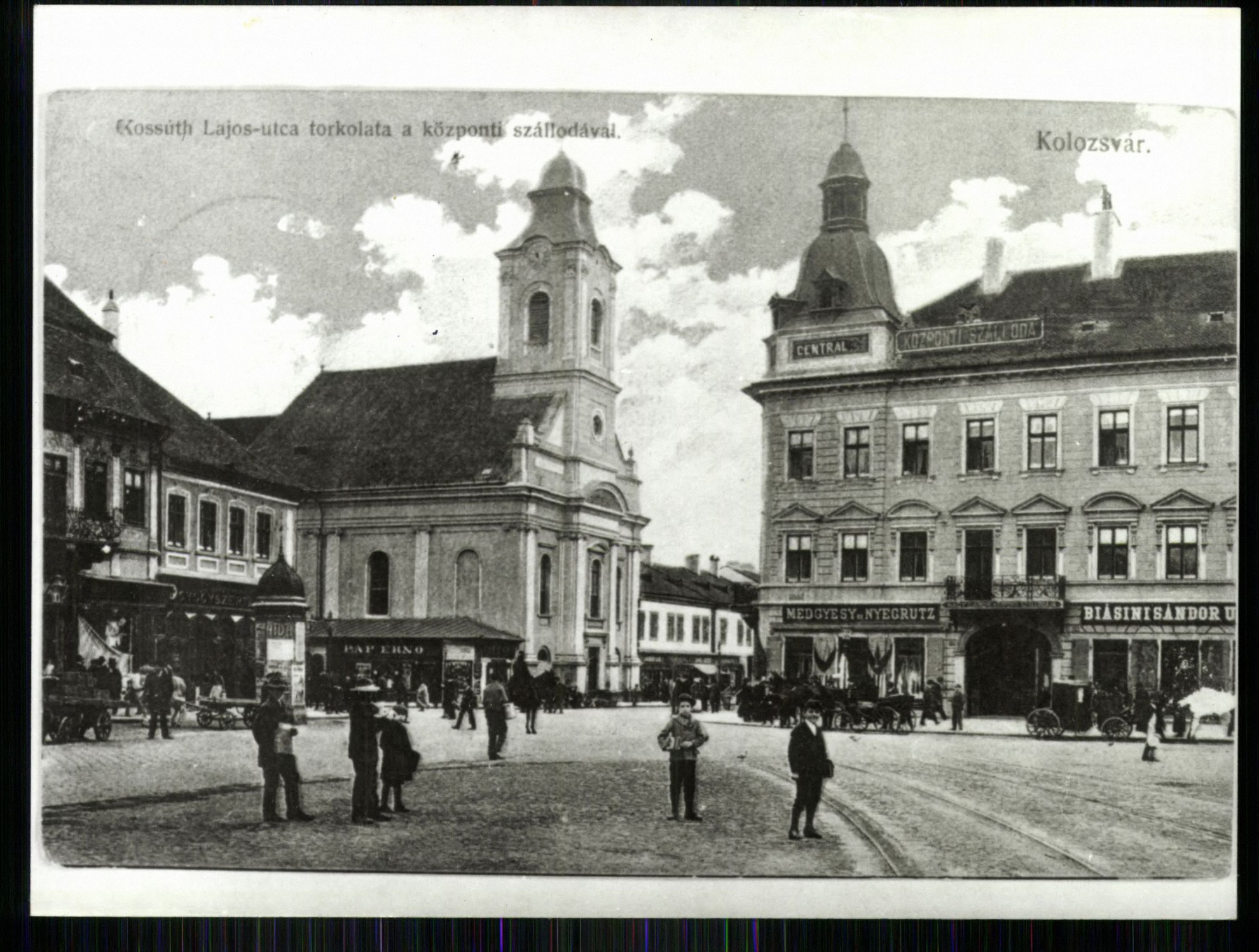 Kolozsvár; Kossuth Lajos utca torkollata a központi szállodával (Magyar Kereskedelmi és Vendéglátóipari Múzeum CC BY-NC-ND)