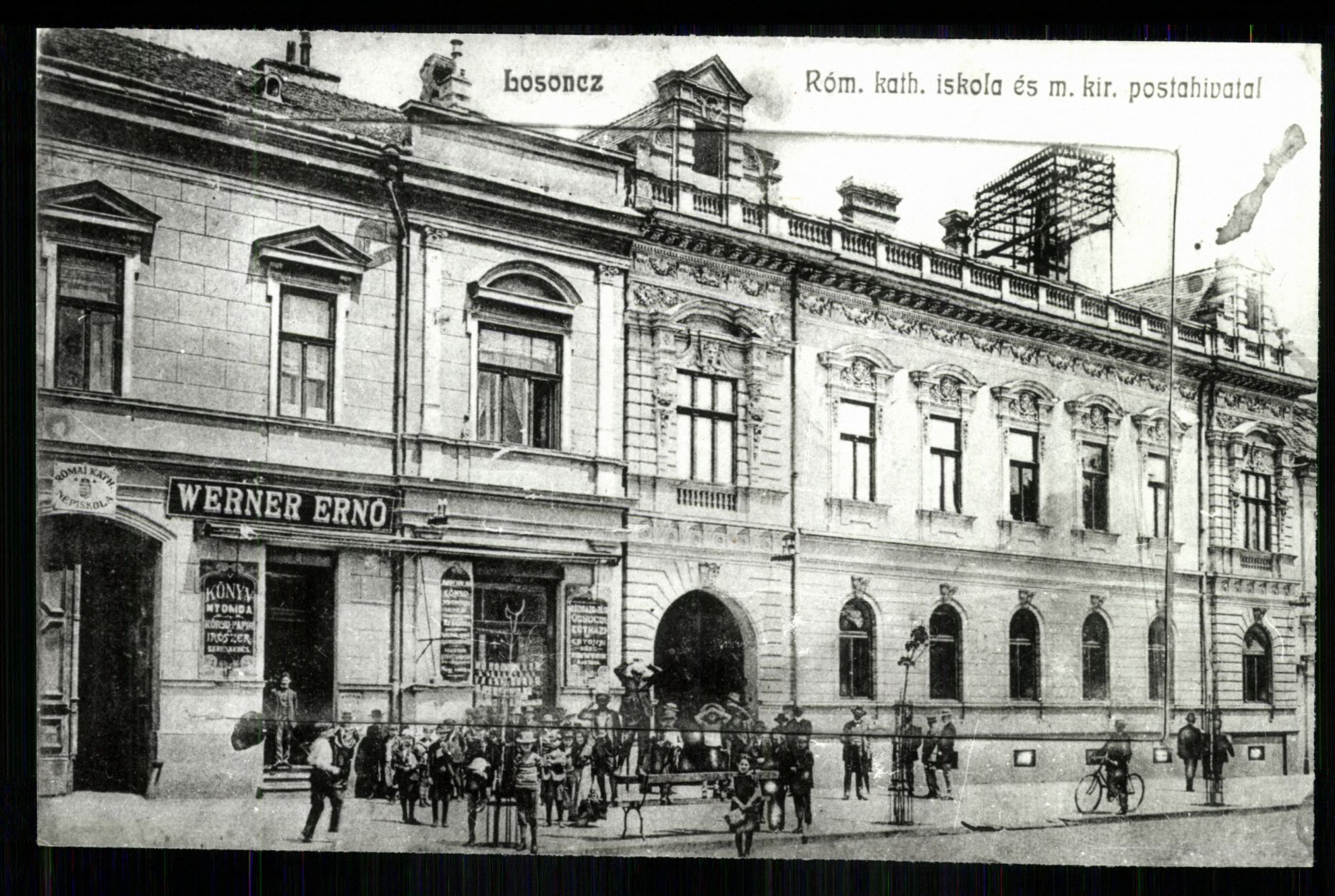 Losonc; Római katolikus iskola és Magyar királyi Postahivatal (Magyar Kereskedelmi és Vendéglátóipari Múzeum CC BY-NC-ND)