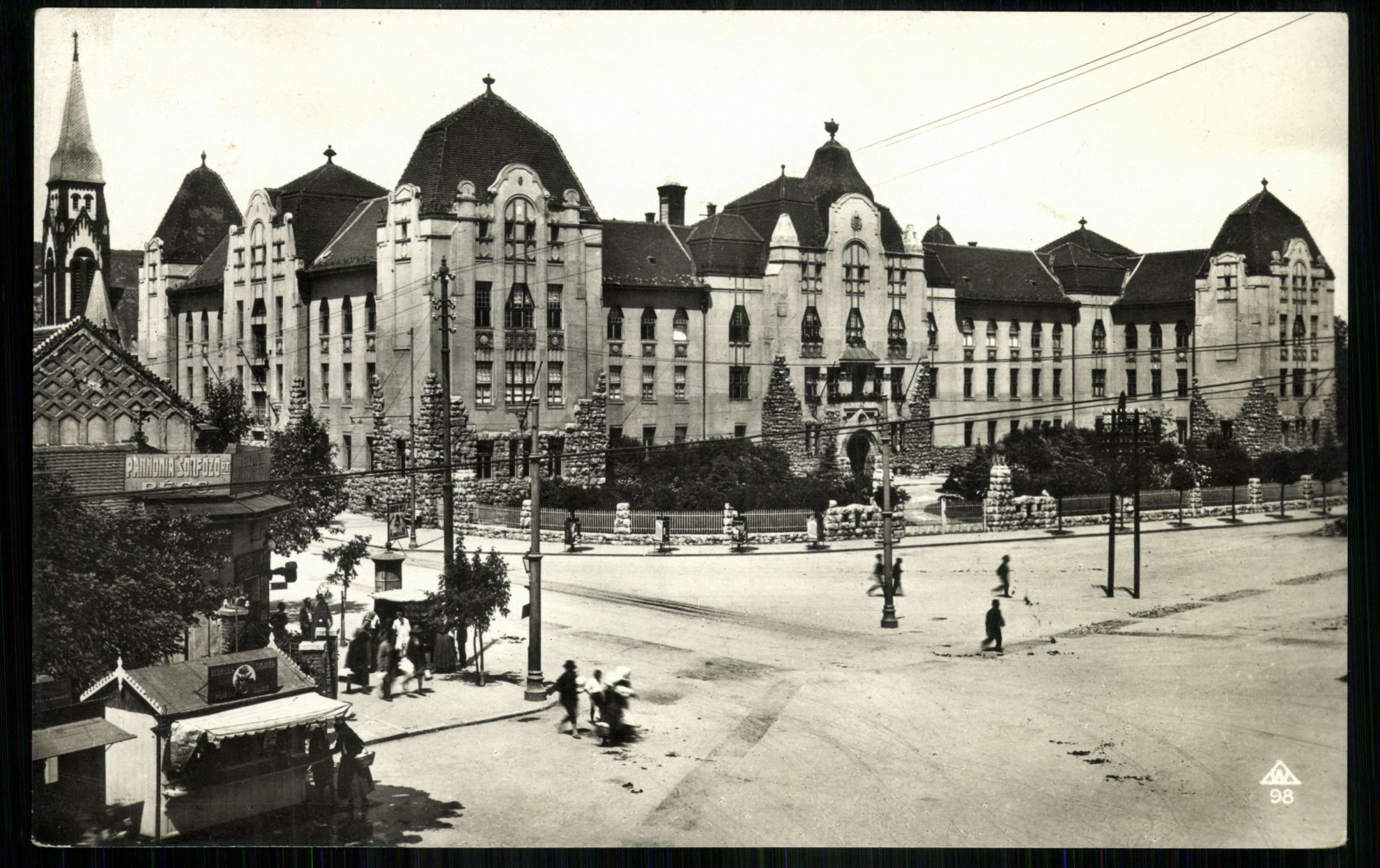 Pécs; M.Á.V. Üzletvezetőségi palota (Magyar Kereskedelmi és Vendéglátóipari Múzeum CC BY-NC-ND)