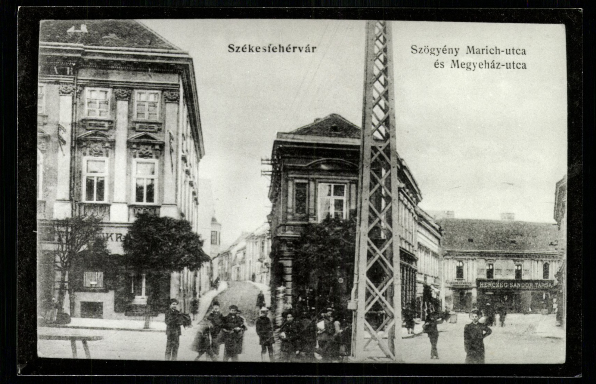 Székesfehérvár; Szőgyény Marich utca és Megyeház utca (Magyar Kereskedelmi és Vendéglátóipari Múzeum CC BY-NC-ND)