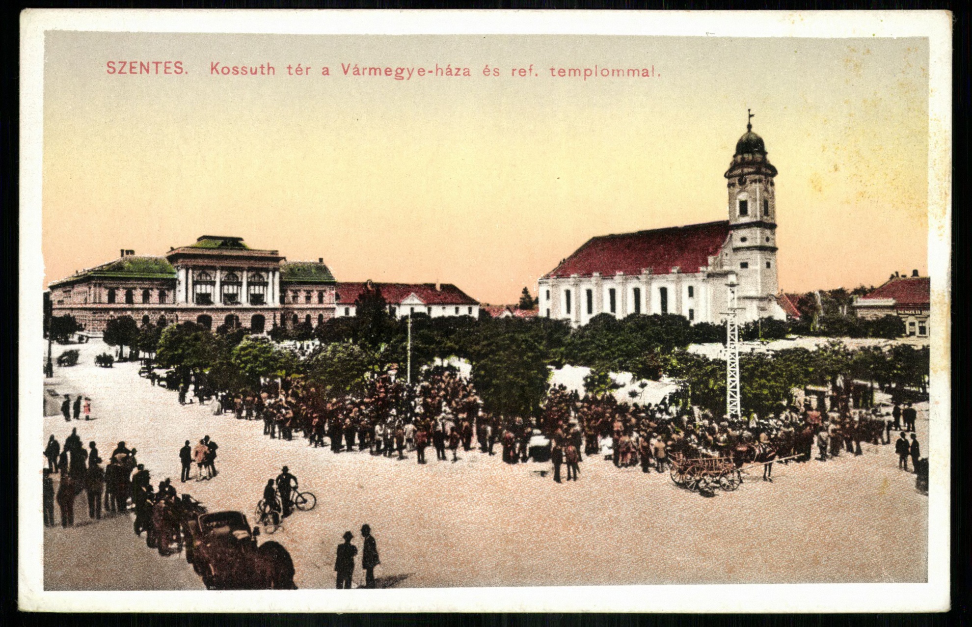 Szentes; Kossuth tér a Vármegyeháza és református templommal (Magyar Kereskedelmi és Vendéglátóipari Múzeum CC BY-NC-ND)