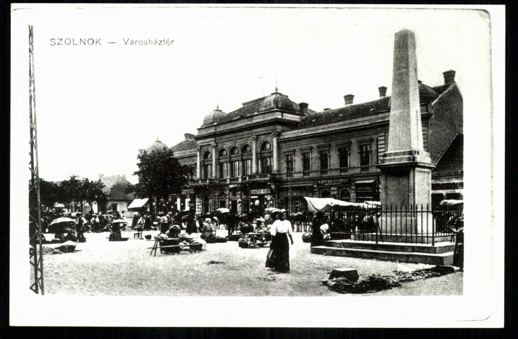 Szolnok; Városháztér (Magyar Kereskedelmi és Vendéglátóipari Múzeum CC BY-NC-ND)