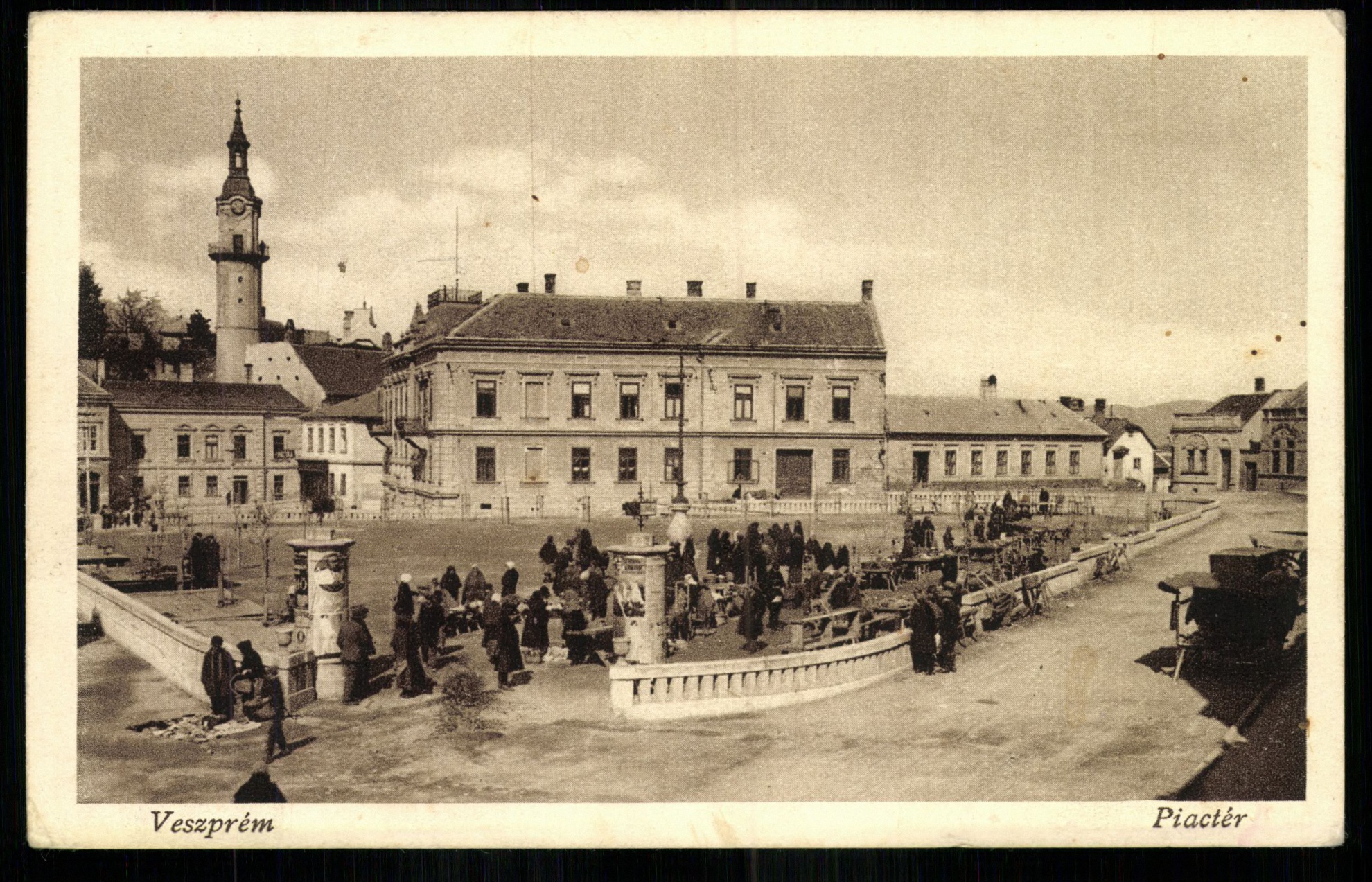 Veszprém; Piactér (Magyar Kereskedelmi és Vendéglátóipari Múzeum CC BY-NC-ND)