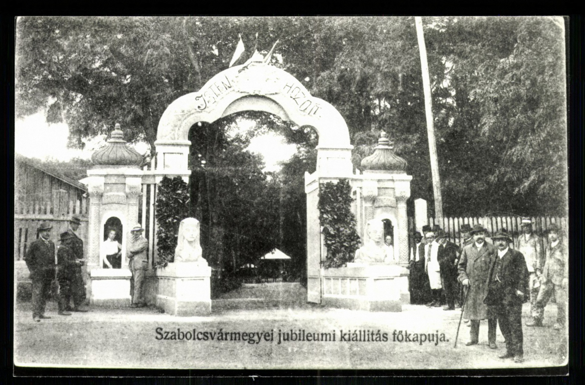 nt; Szabolcs vármegyei jubileiumi kiállítás főkapuja (Magyar Kereskedelmi és Vendéglátóipari Múzeum CC BY-NC-ND)