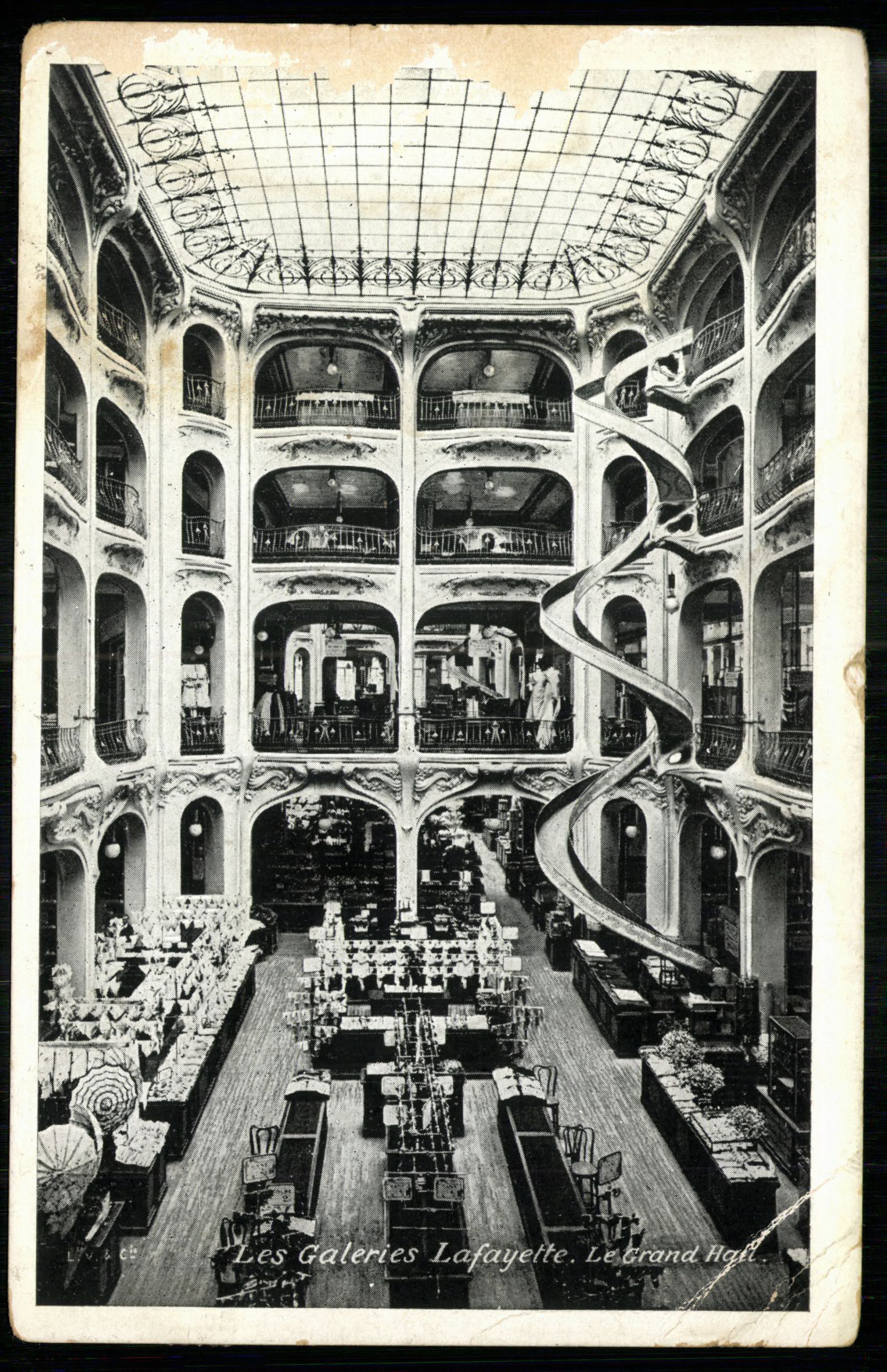 Les Galeries Lafayette. Le Grand Hall (Magyar Kereskedelmi és Vendéglátóipari Múzeum CC BY-NC-ND)