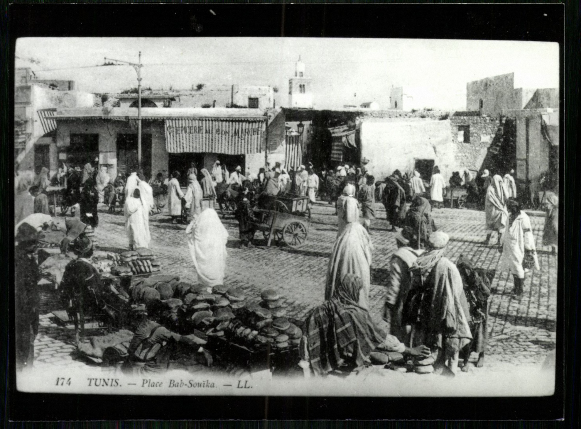 Tunis; Place Bab-Souika - LL. (Magyar Kereskedelmi és Vendéglátóipari Múzeum CC BY-NC-ND)