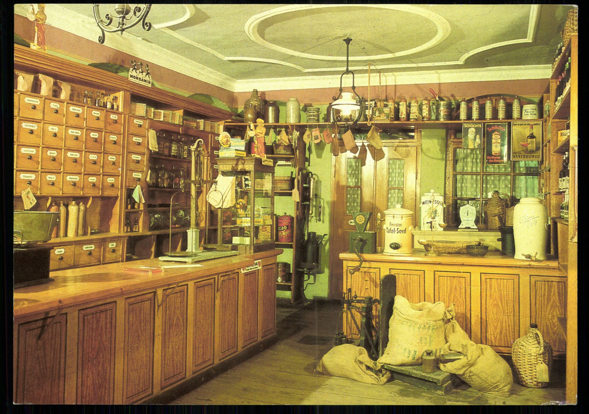 Finsterwalde Kreismuseum. Kolonialwarenladen um 1850 (Magyar Kereskedelmi és Vendéglátóipari Múzeum CC BY-NC-ND)