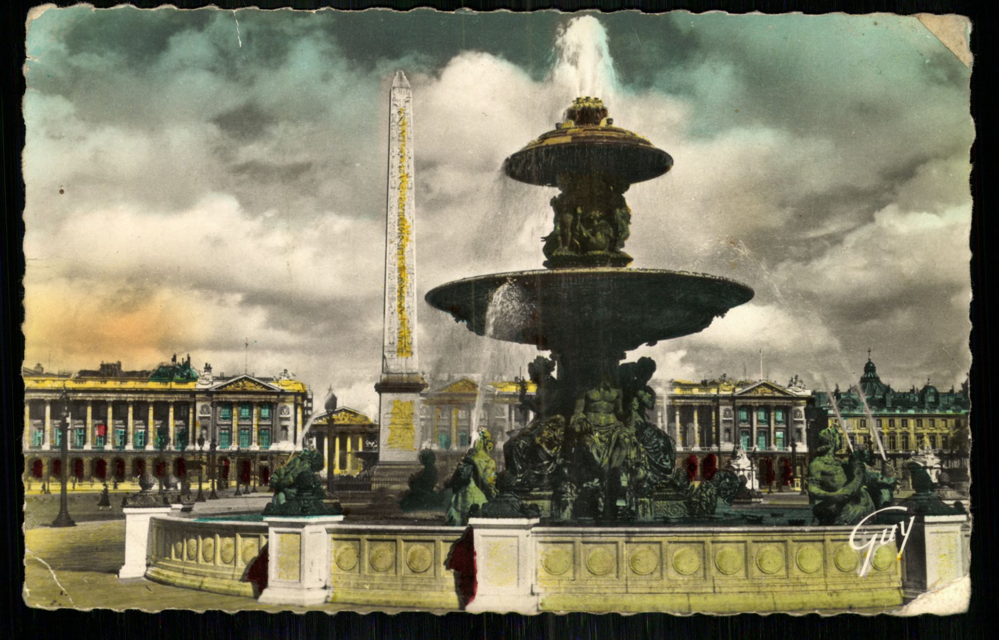Paris et ses Merveilles - Place de la Concorde. L&rsquo;une des fontaines et l&rsquo;obélisque (Magyar Kereskedelmi és Vendéglátóipari Múzeum CC BY-NC-ND)