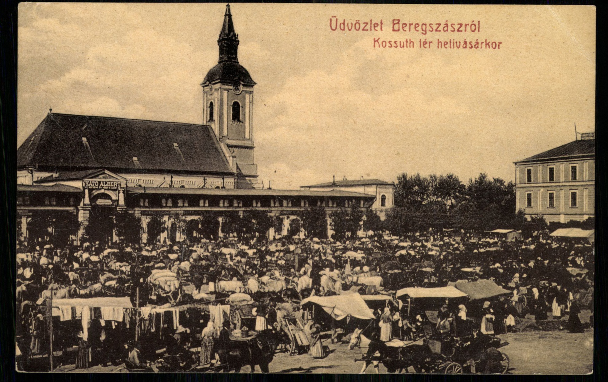 Beregszász; Kossuth tér hetivásárkor (Magyar Kereskedelmi és Vendéglátóipari Múzeum CC BY-NC-ND)