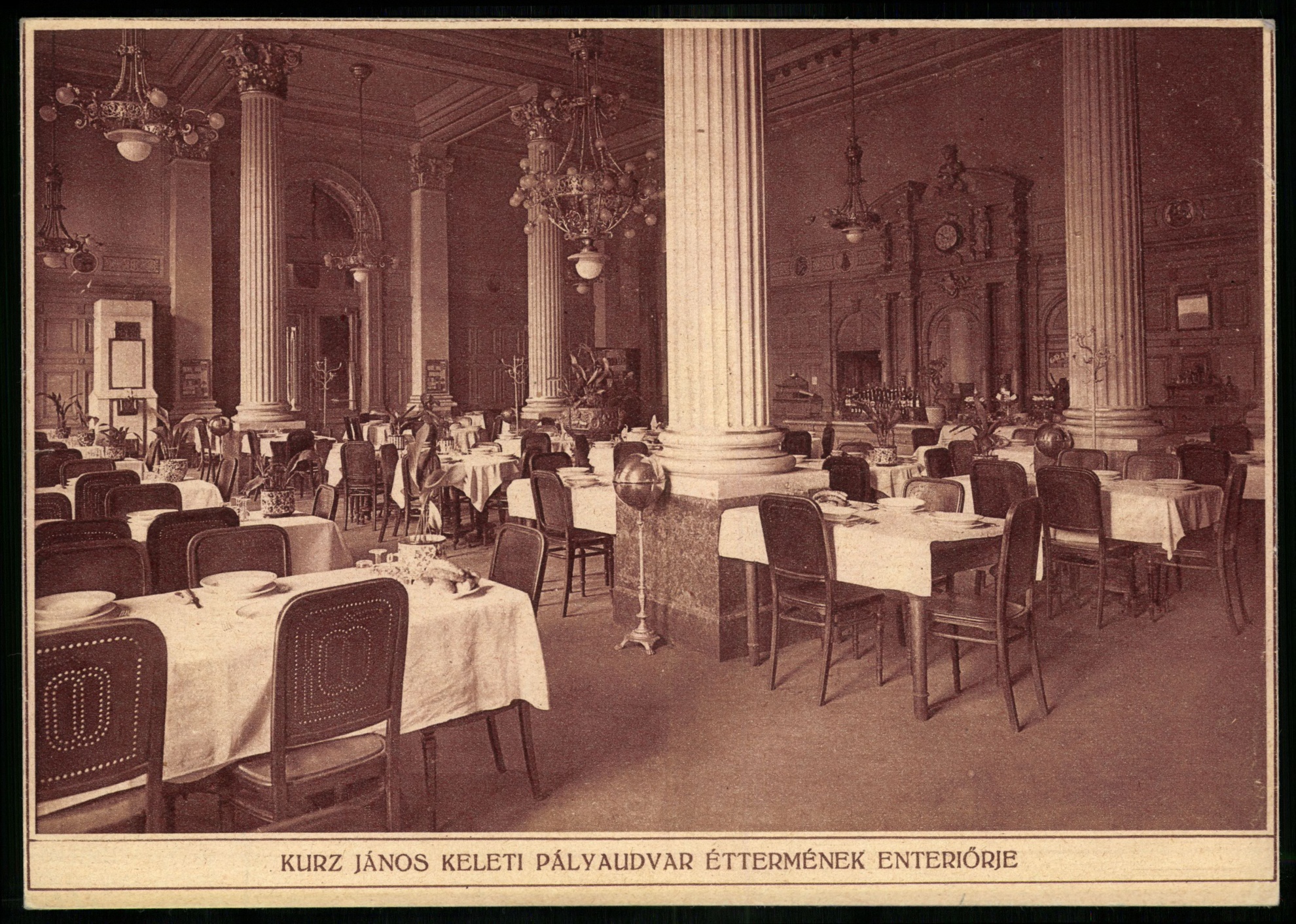 Kurz János Keleti pályaudvar éttermének enteriőrje (Magyar Kereskedelmi és Vendéglátóipari Múzeum CC BY-NC-ND)