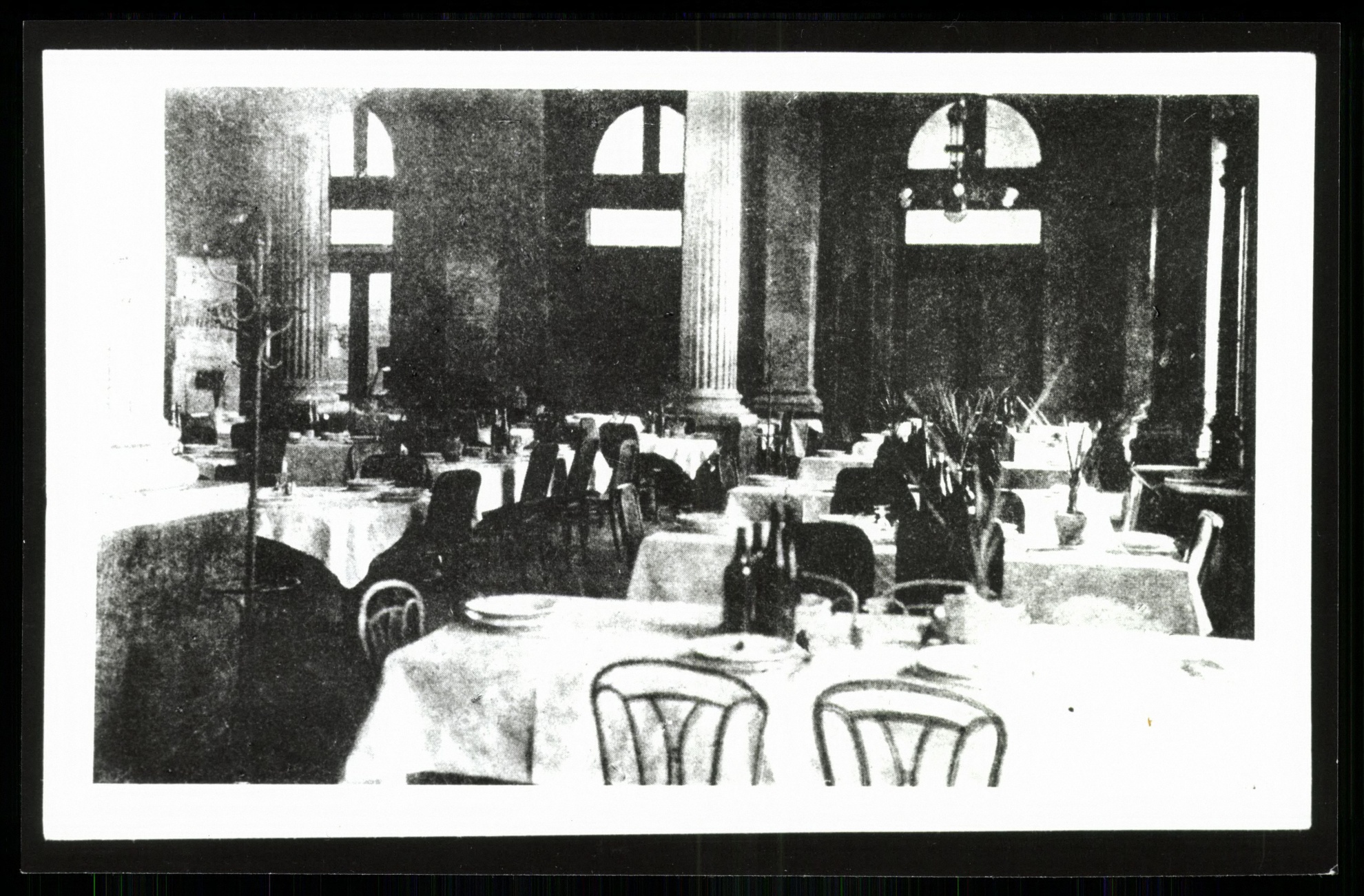Keleti pályaudvar étterme (II. osztályú) (Magyar Kereskedelmi és Vendéglátóipari Múzeum CC BY-NC-ND)
